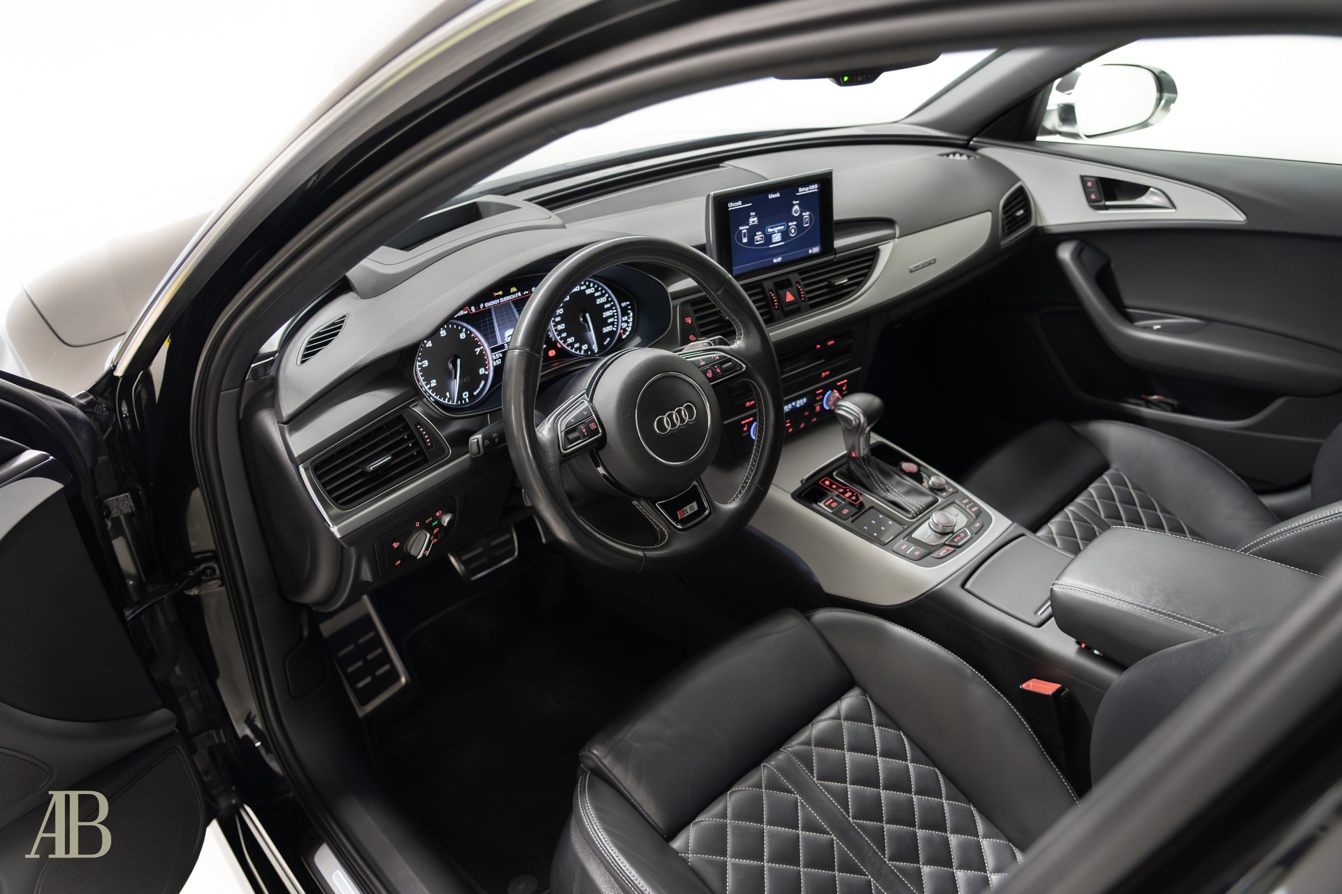 AUDI S6 Avant 4.0 TFSI V8 quattro S-tronic-image-9