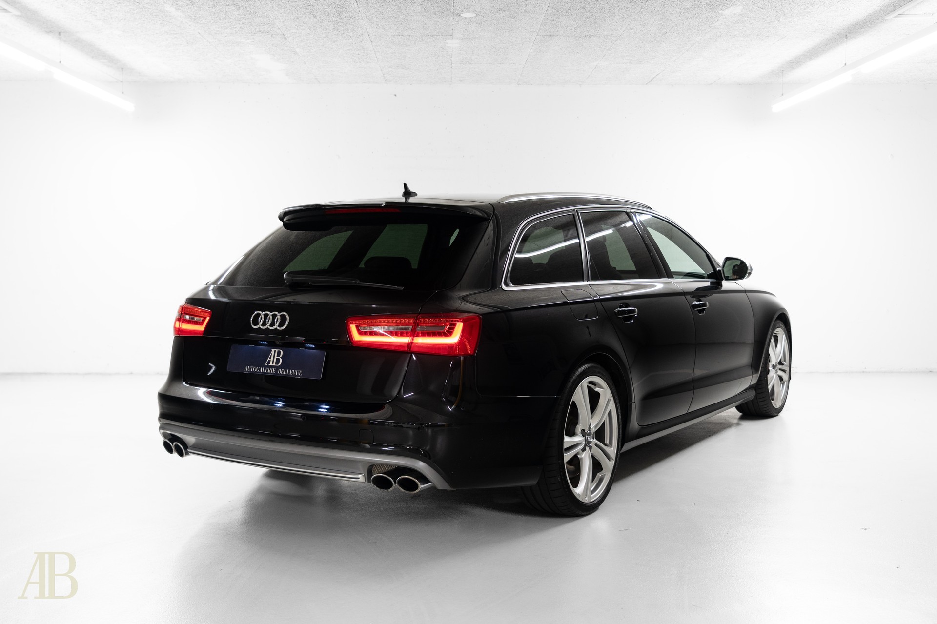 AUDI S6 Avant 4.0 TFSI V8 quattro S-tronic-image-7