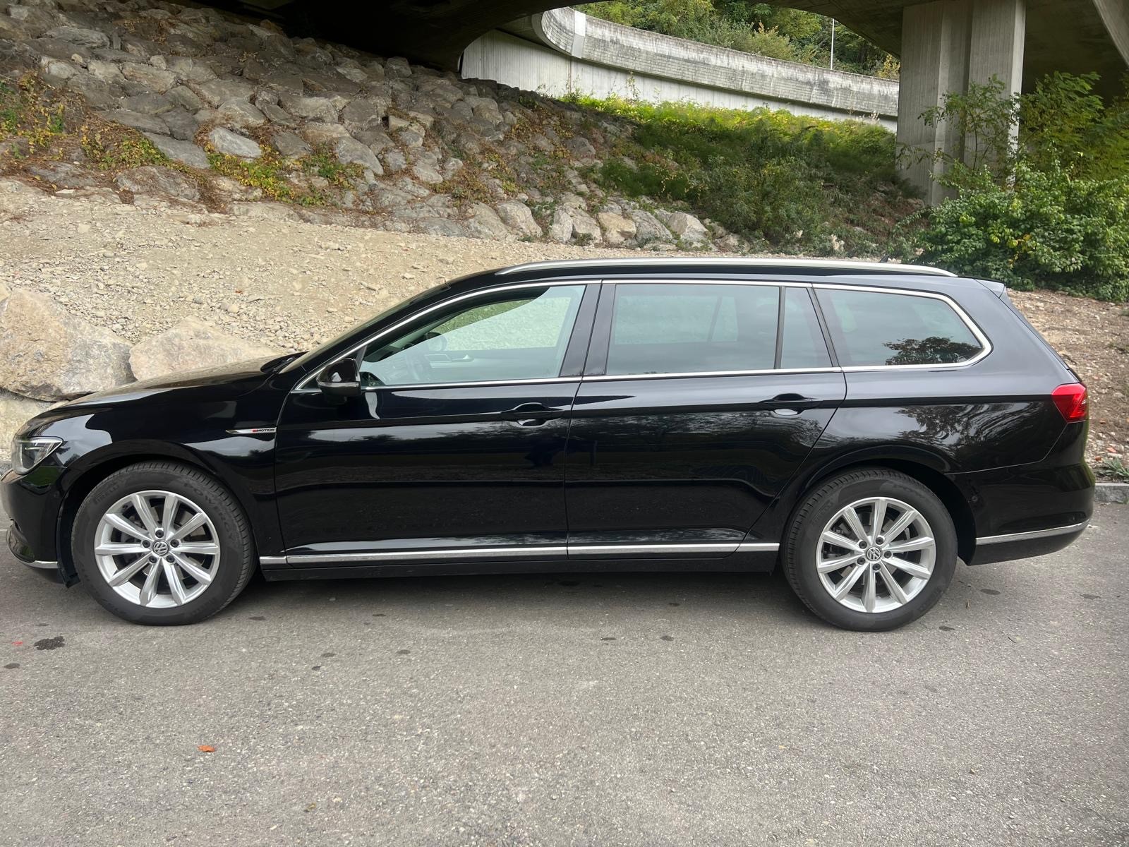 VW Passat 2.0 TDI BMT Comfortline DSG 4Motion-image-2