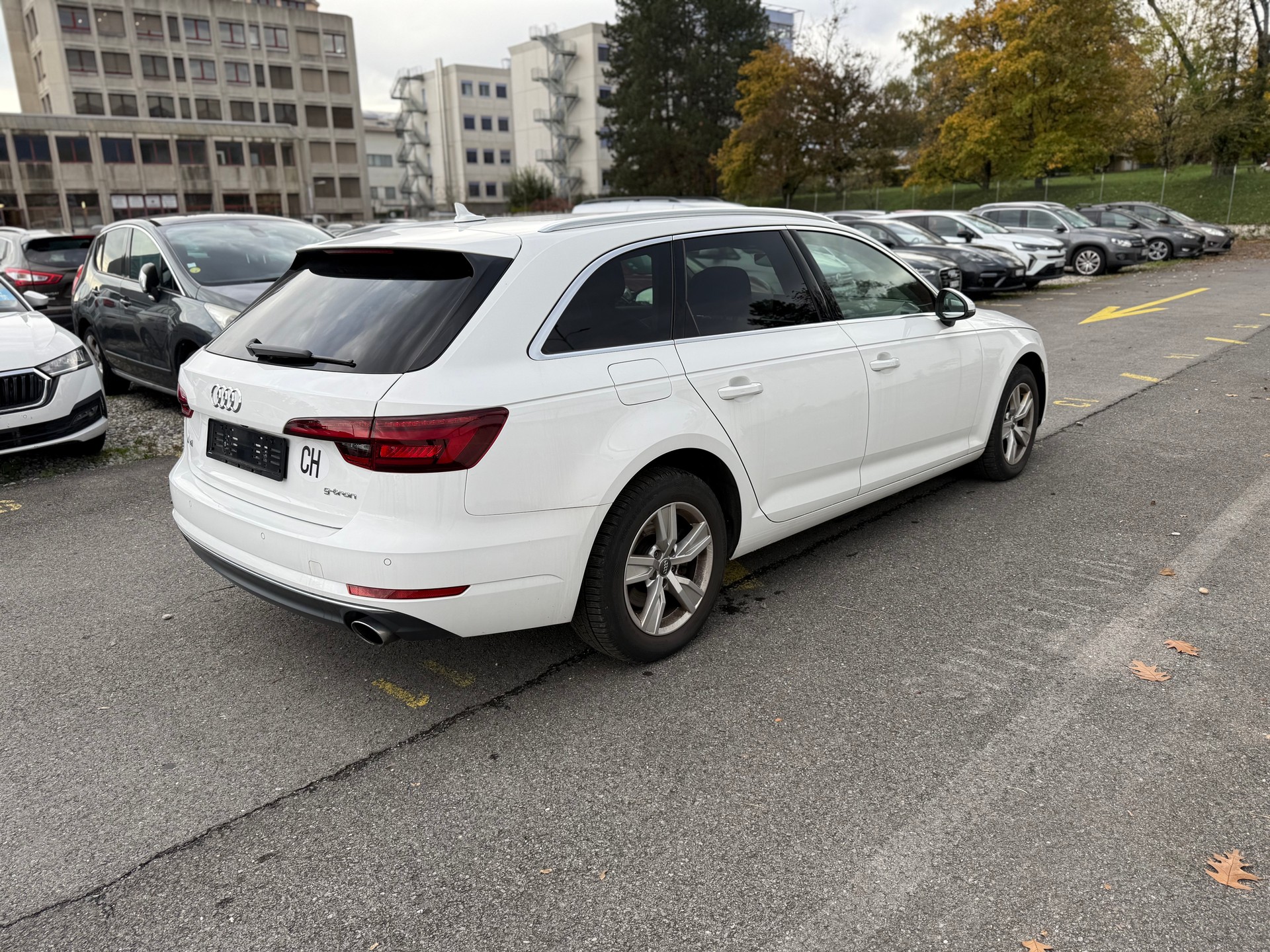 AUDI A4 Avant 2.0 TFSI g-tron Sport S-tronic-image-5