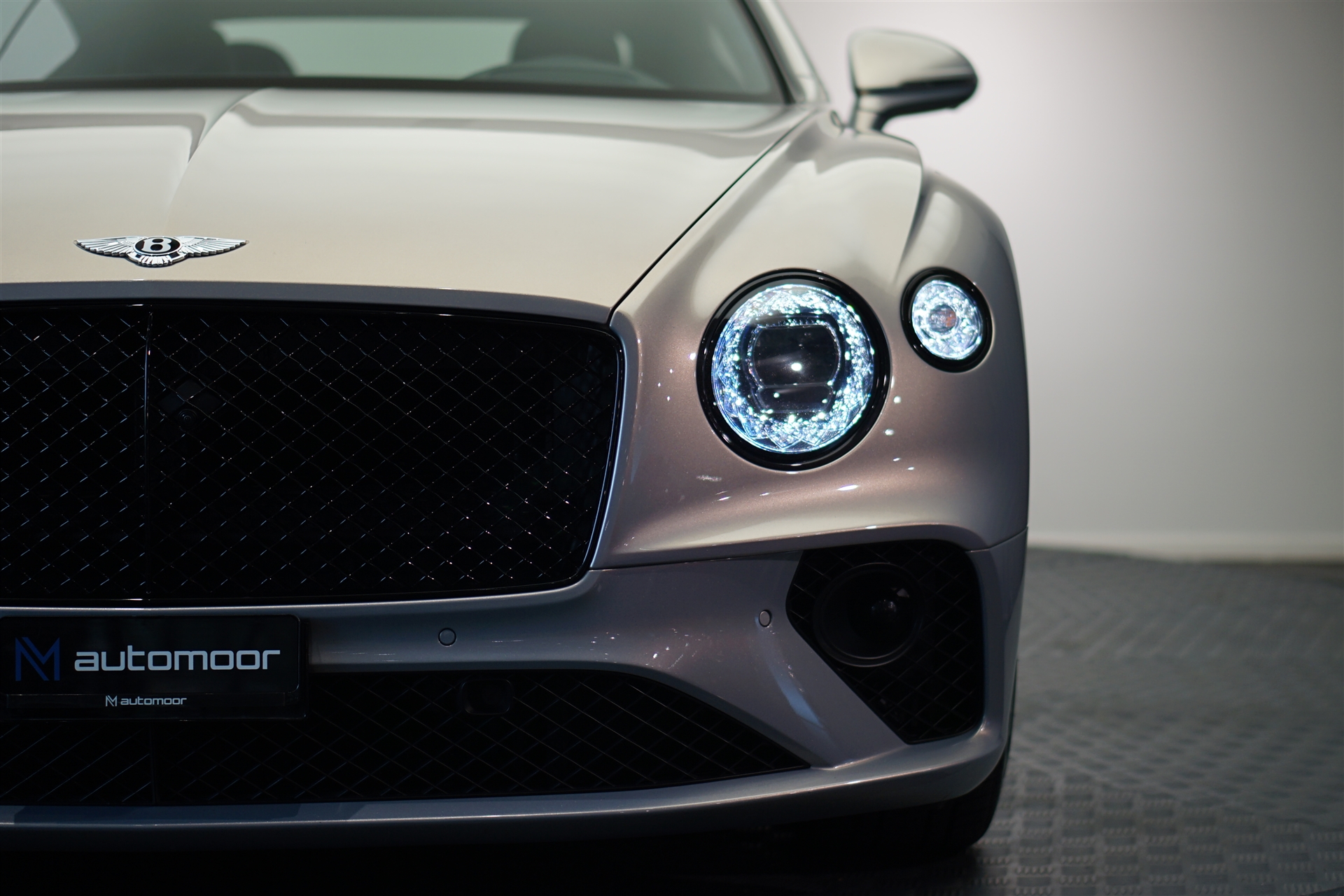 BENTLEY Continental GT 4.0 V8 *Naim* *Touring Spec* *Panoramadach*-image-8