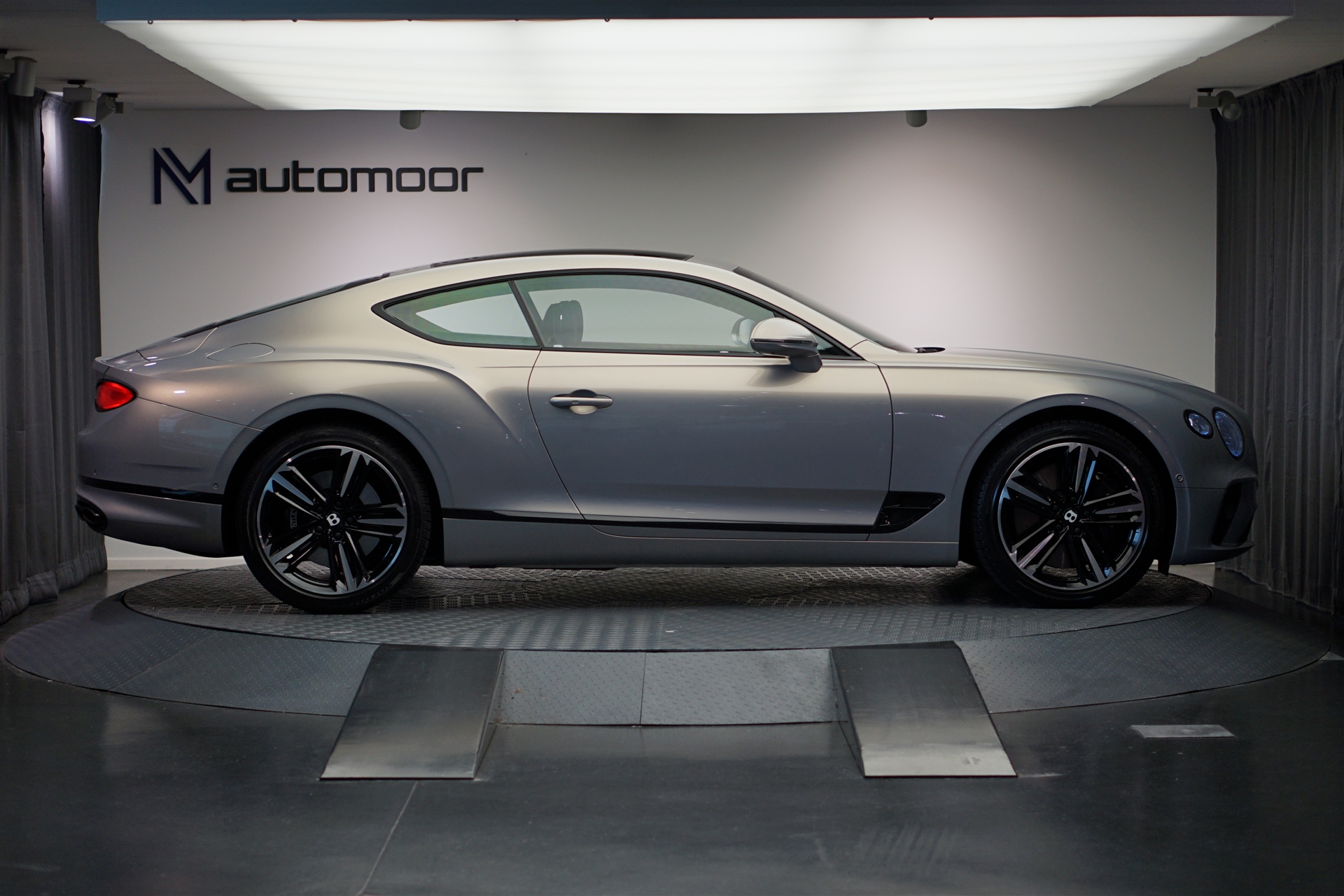 BENTLEY Continental GT 4.0 V8 *Naim* *Touring Spec* *Panoramadach*-showroom-element-3