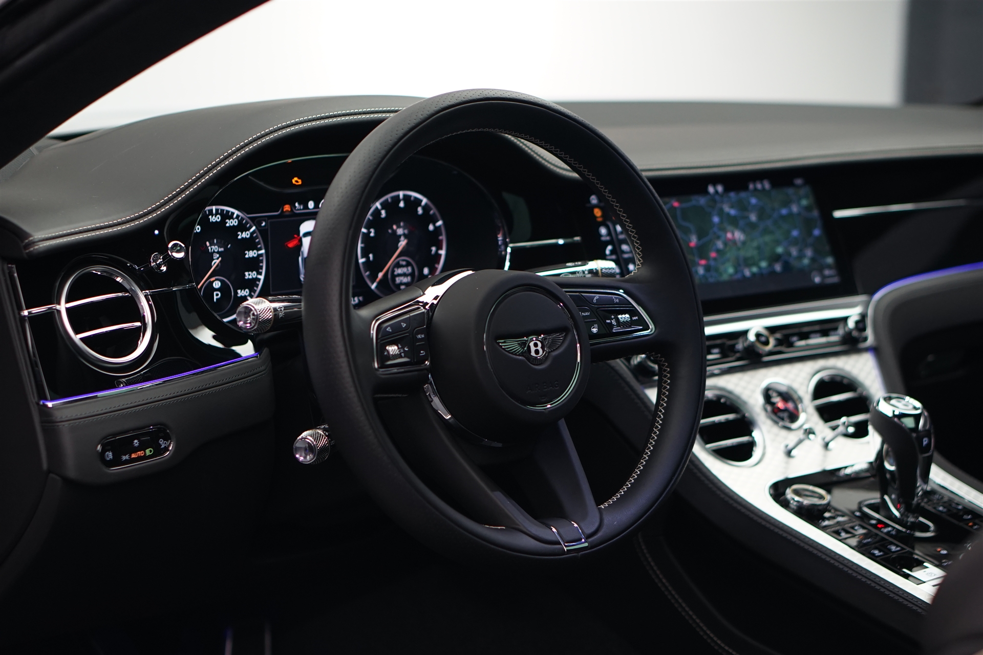 BENTLEY Continental GT 4.0 V8 *Naim* *Touring Spec* *Panoramadach*-image-30