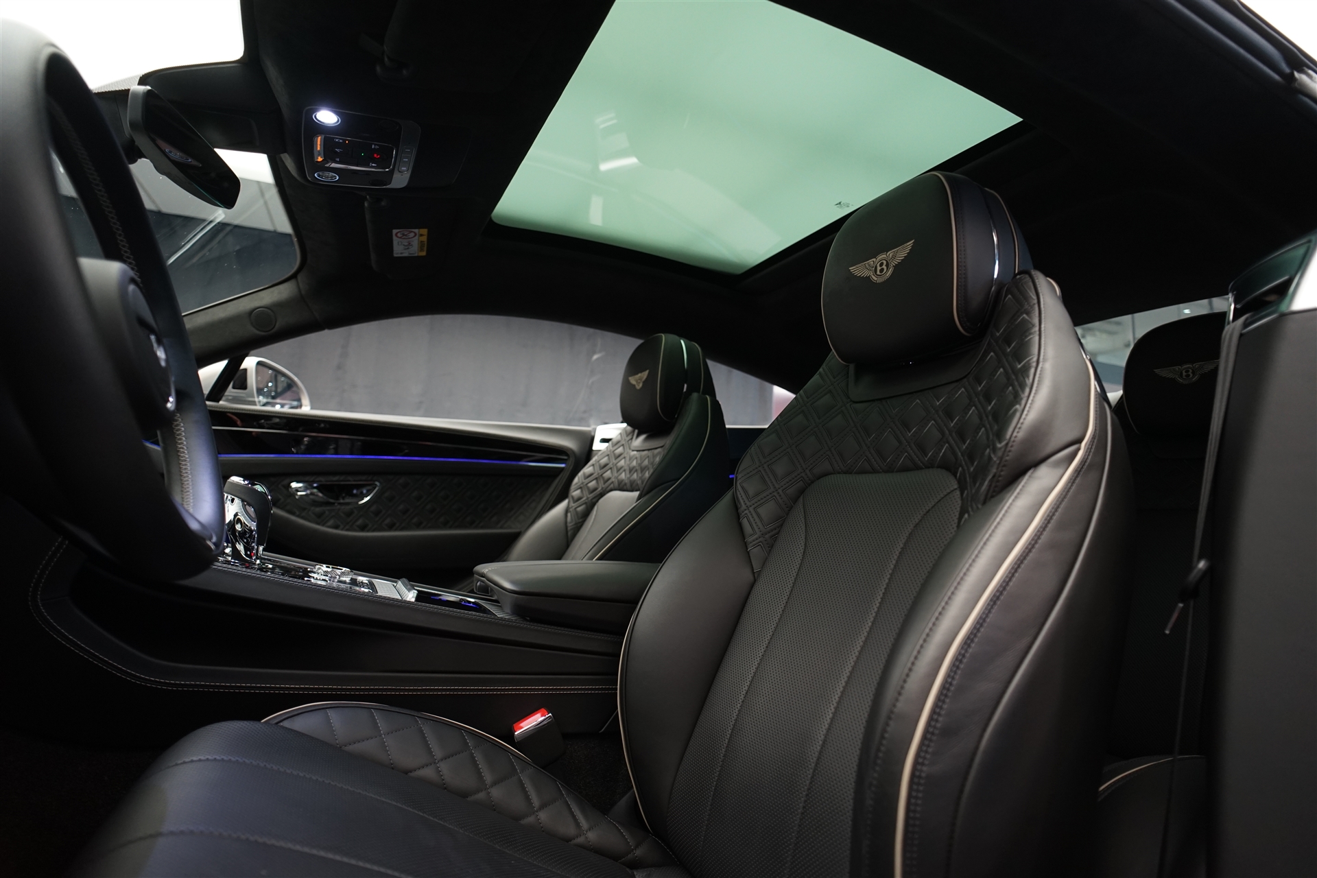 BENTLEY Continental GT 4.0 V8 *Naim* *Touring Spec* *Panoramadach*-image-18