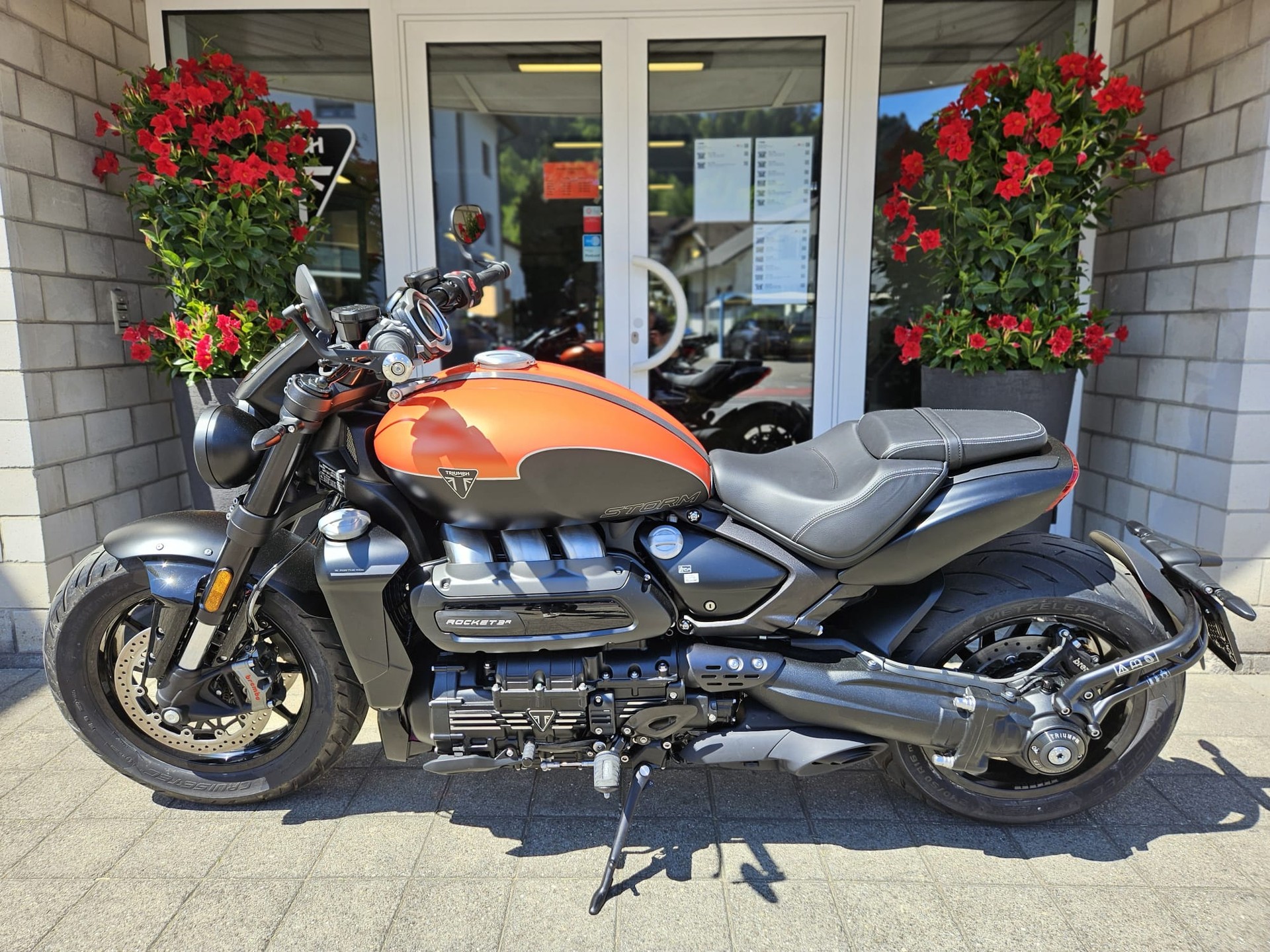TRIUMPH Rocket 3 R Storm-showroom-element-3