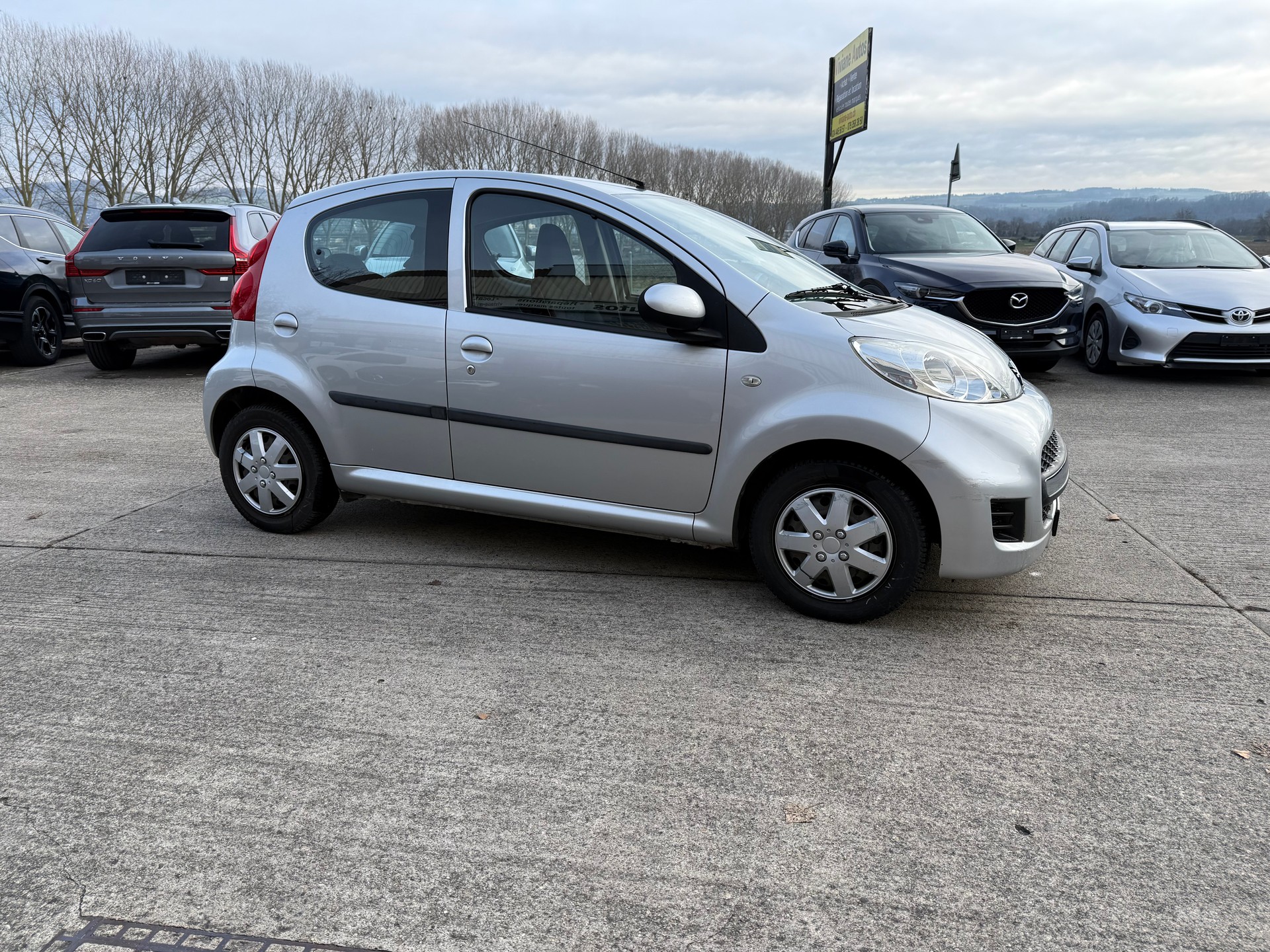 PEUGEOT 107 1.0 Swiss Edition-image-1