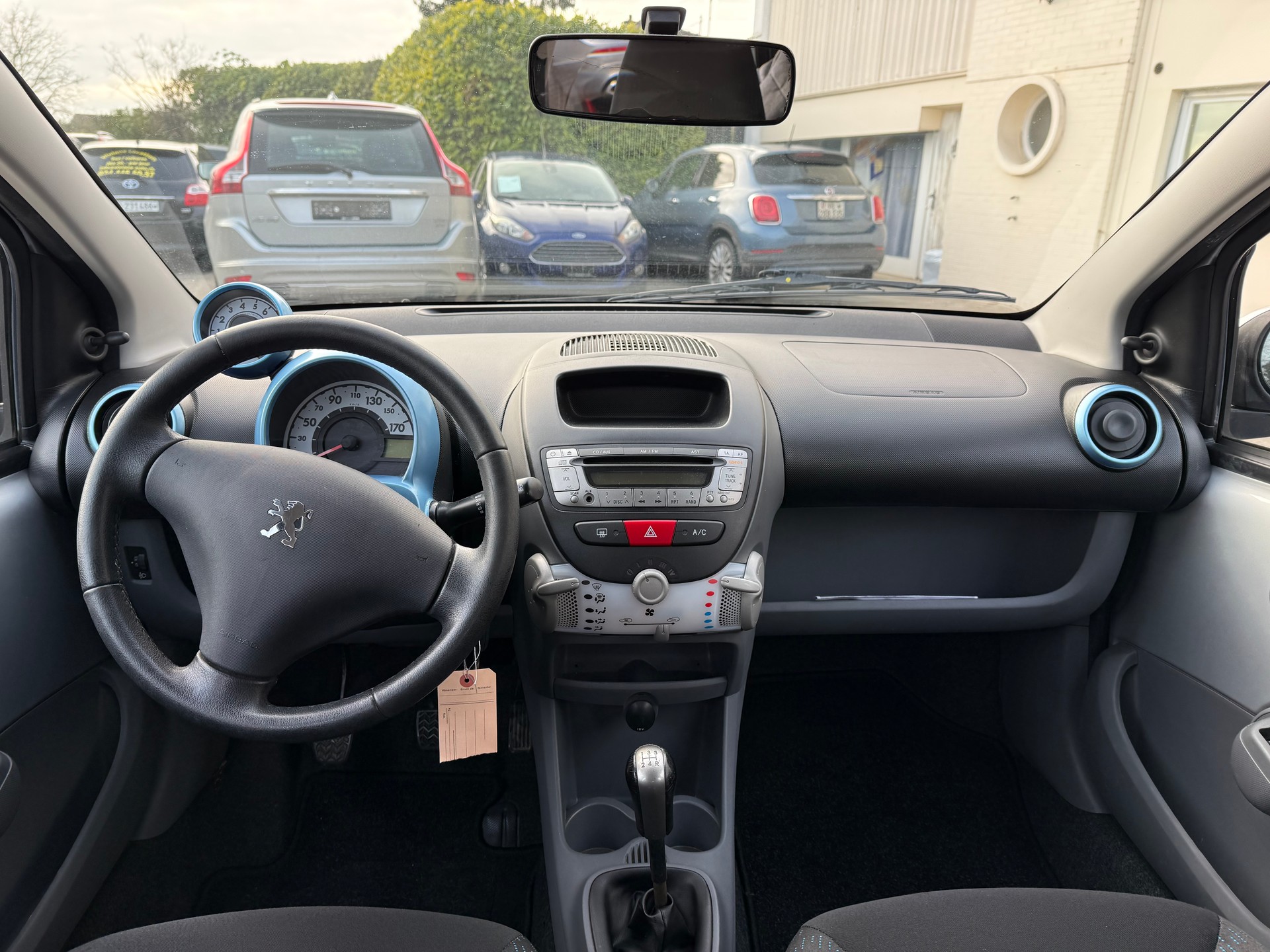 PEUGEOT 107 1.0 Swiss Edition-image-8