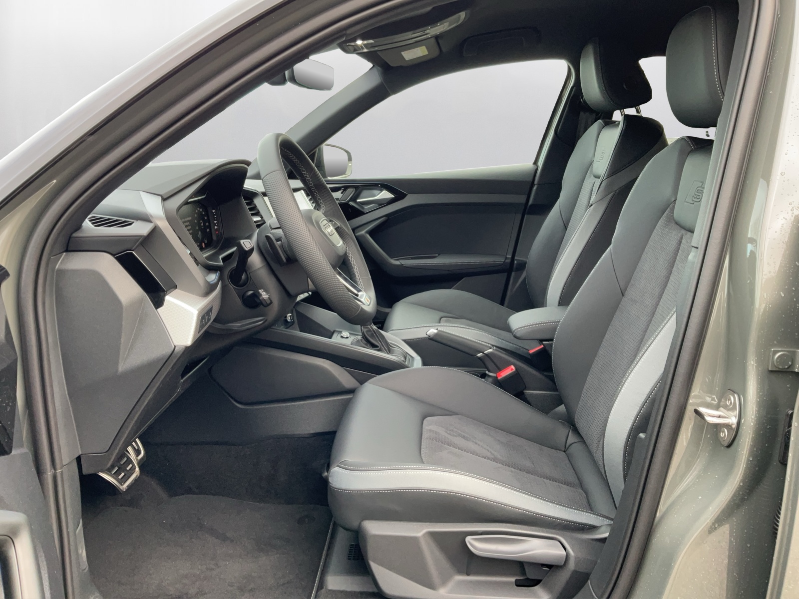 AUDI A1 Sportback 35 TFSI S Line S-tronic-image-9