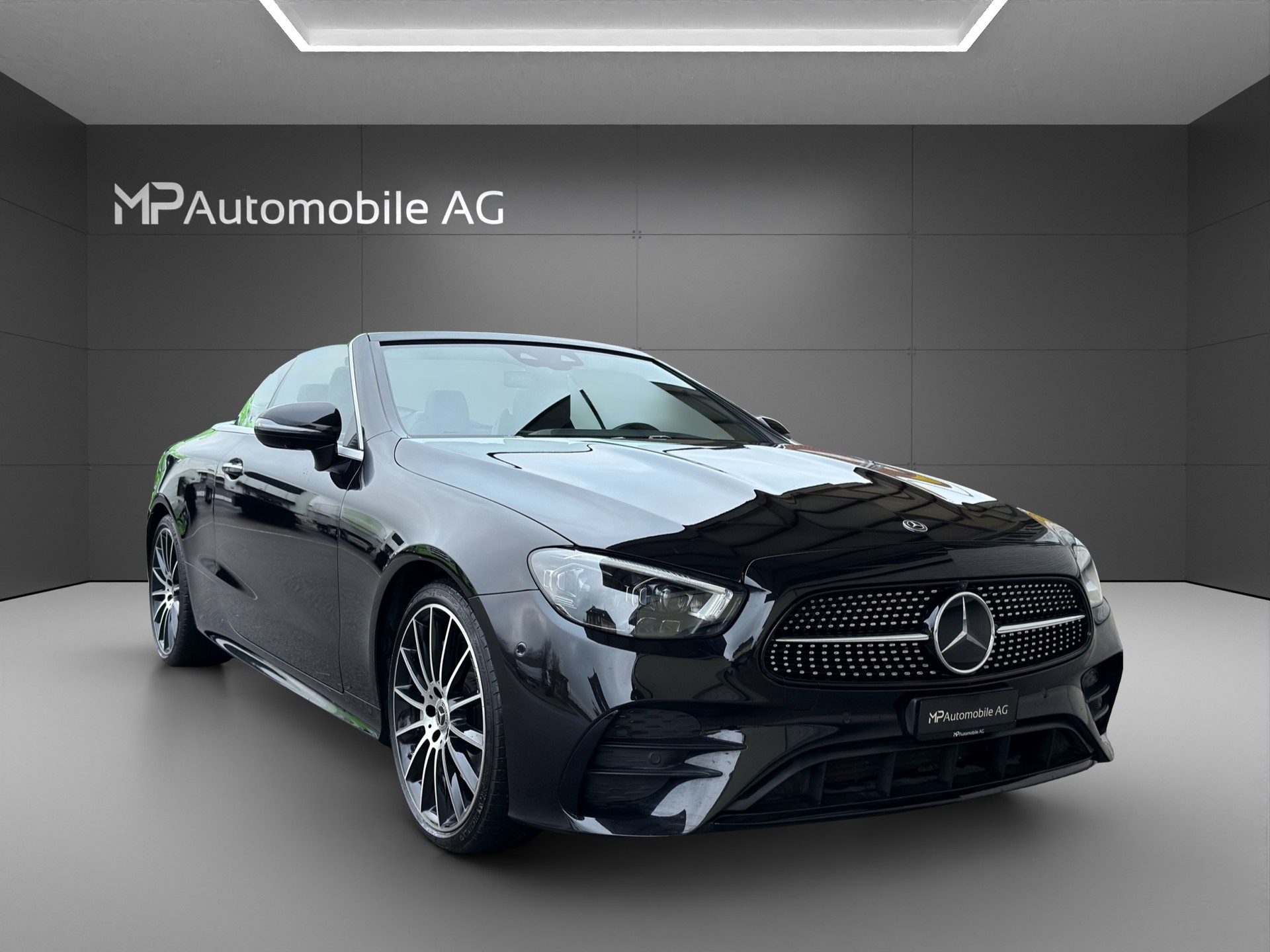 MERCEDES-BENZ E 450 Cabriolet 4Matic AMG Line 9G-Tronic-showroom-element-1