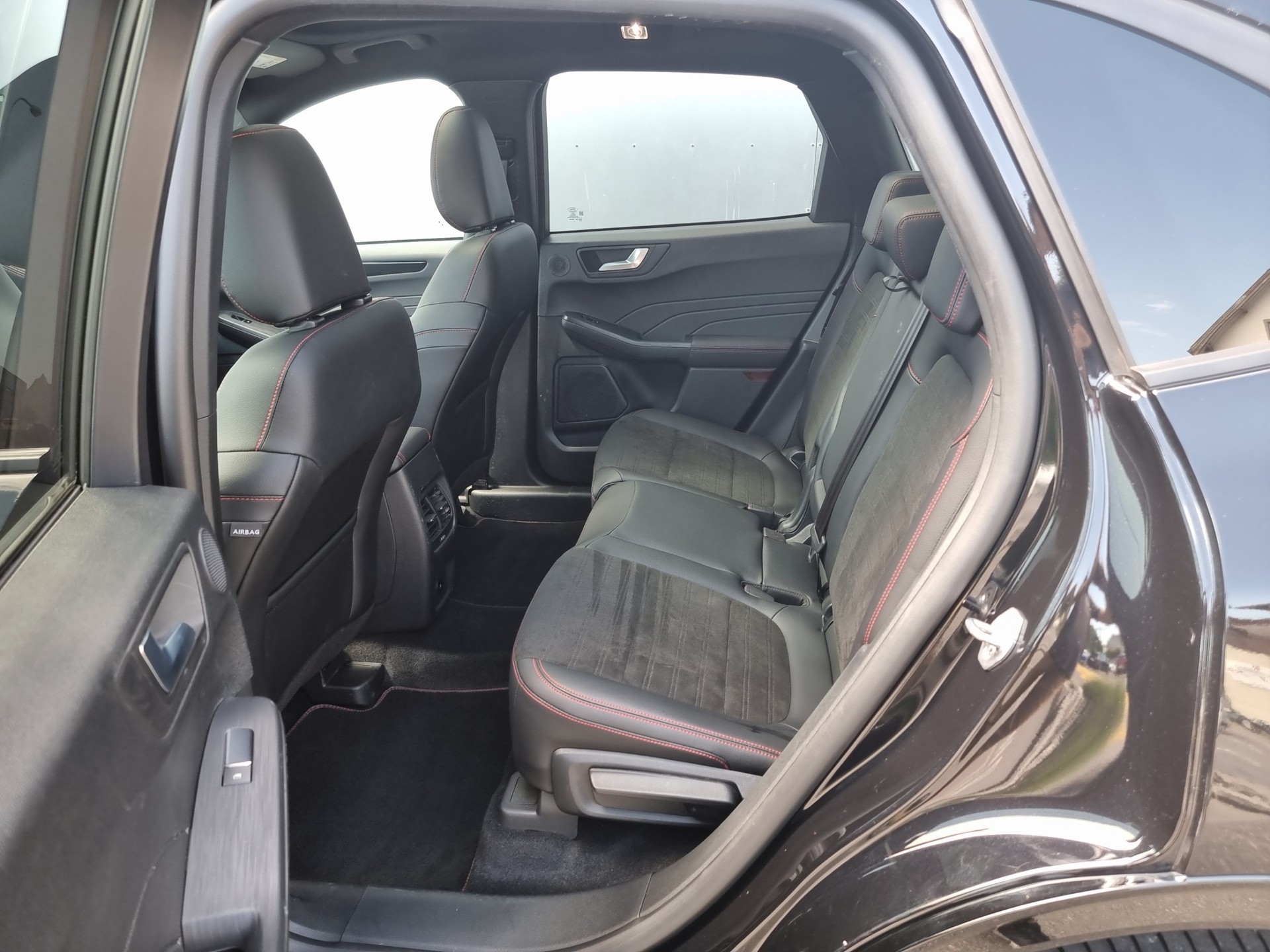 FORD Kuga 2.5 Plug-in Hybrid ST-Line X-image-13
