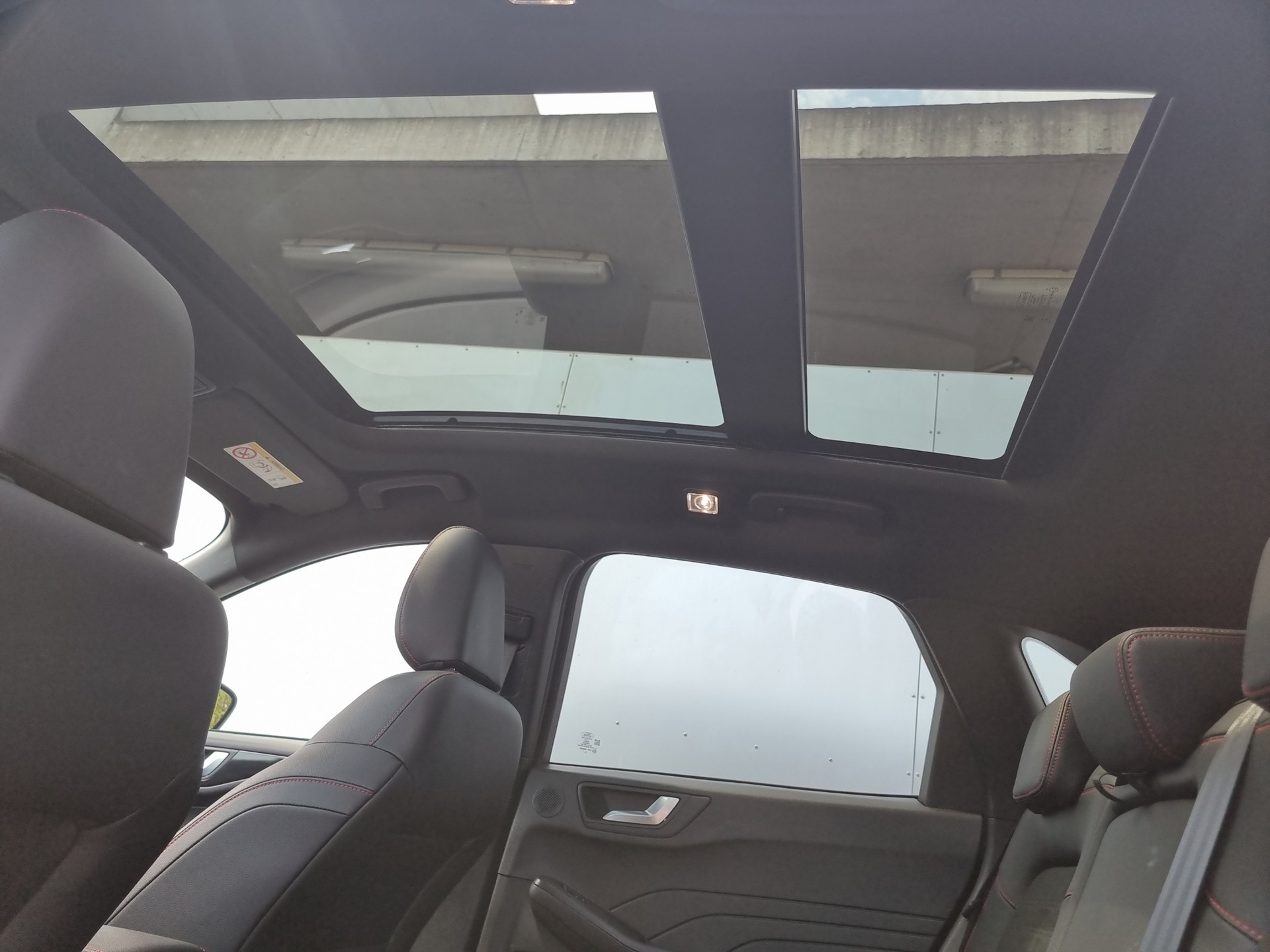 FORD Kuga 2.5 Plug-in Hybrid ST-Line X-image-12