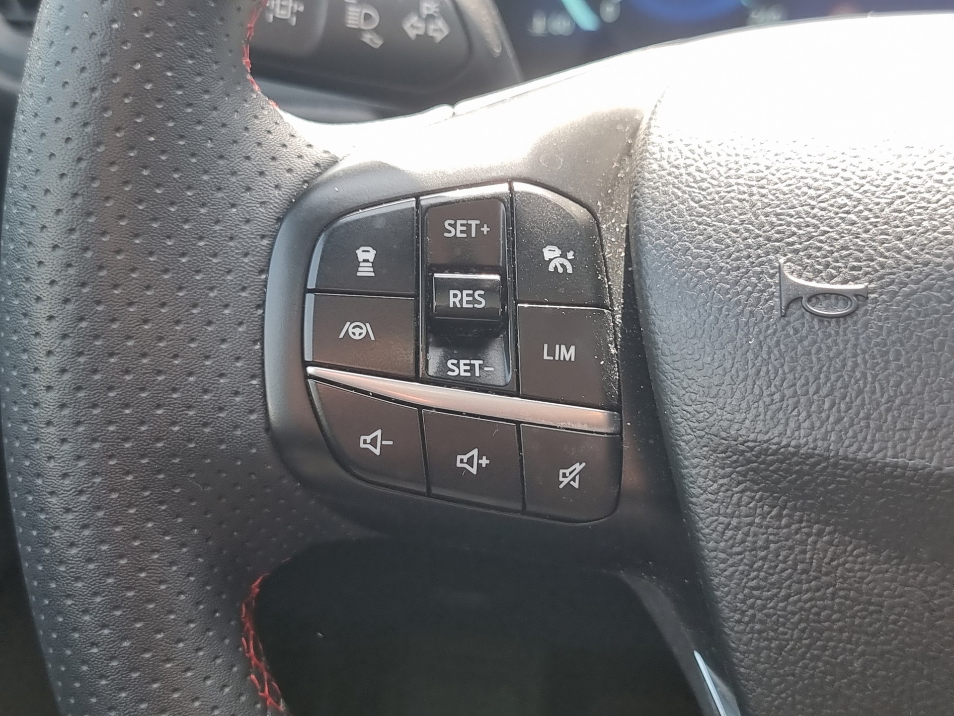 FORD Kuga 2.5 Plug-in Hybrid ST-Line X-image-9