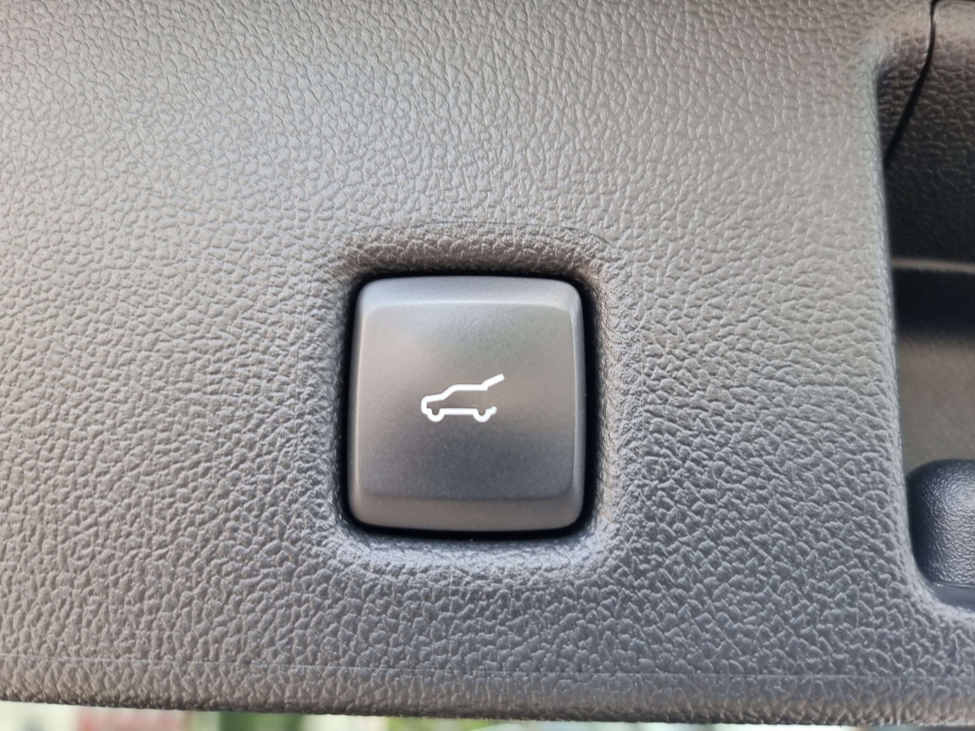 FORD Kuga 2.5 Plug-in Hybrid ST-Line X-image-14