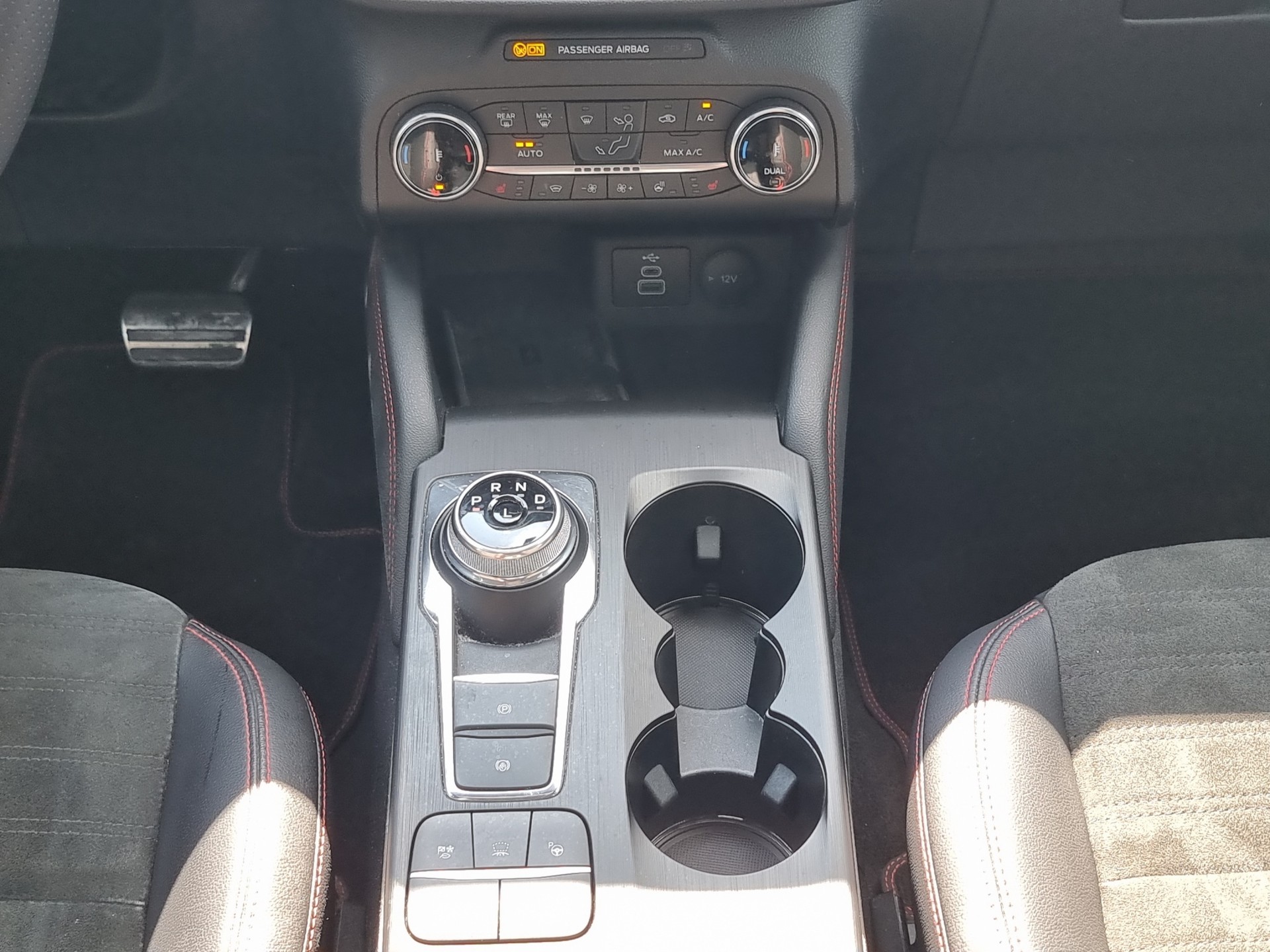 FORD Kuga 2.5 Plug-in Hybrid ST-Line X-image-8