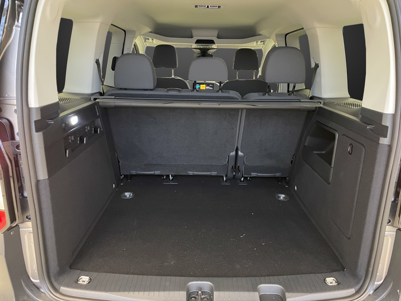 VW Caddy 2.0 TDI 4Motion-image-12