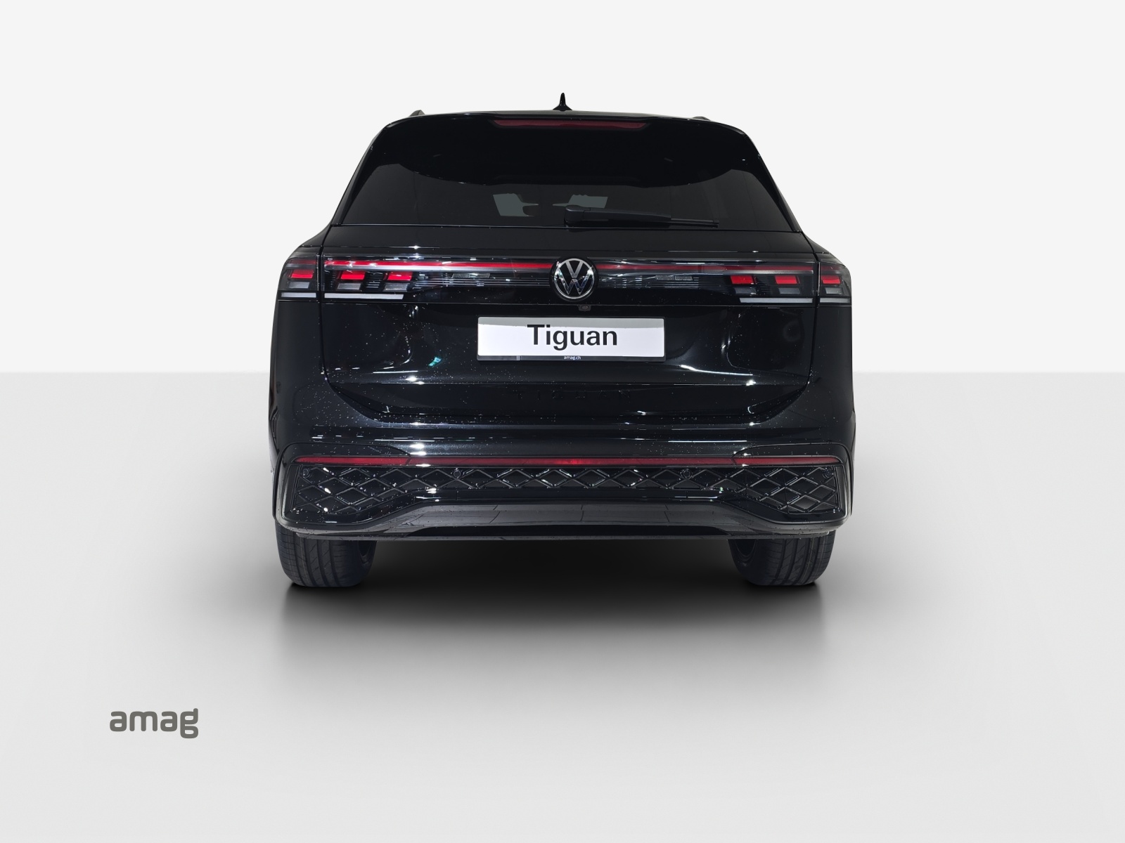 VW Tiguan 2.0 TSI DSG R-Line 4Motion-image-3