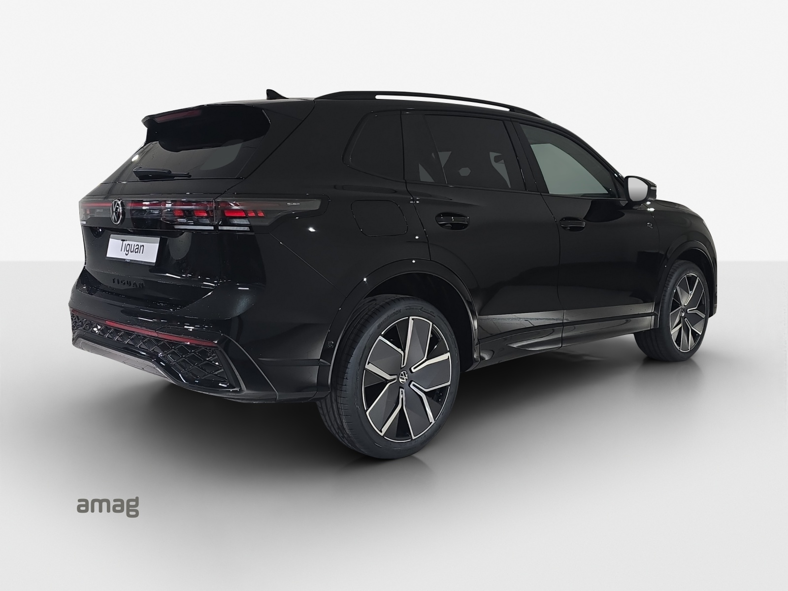 VW Tiguan 2.0 TSI DSG R-Line 4Motion-image-4