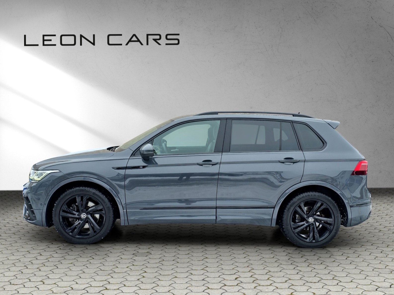 VW Tiguan 2.0 TDI SCR R-Line 4Motion DSG mit AHK-image-2