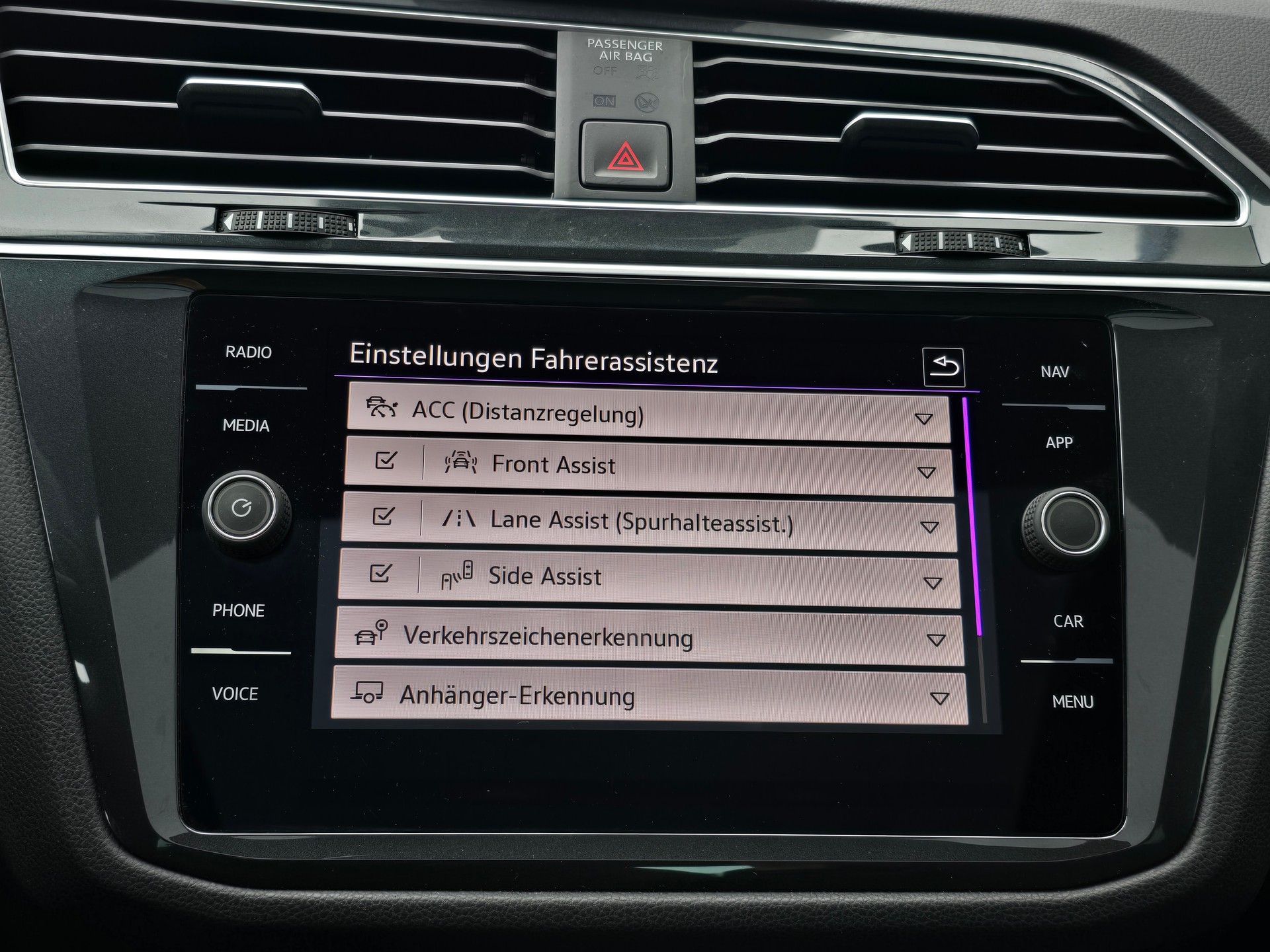 VW Tiguan 2.0 TDI SCR R-Line 4Motion DSG mit AHK-image-23