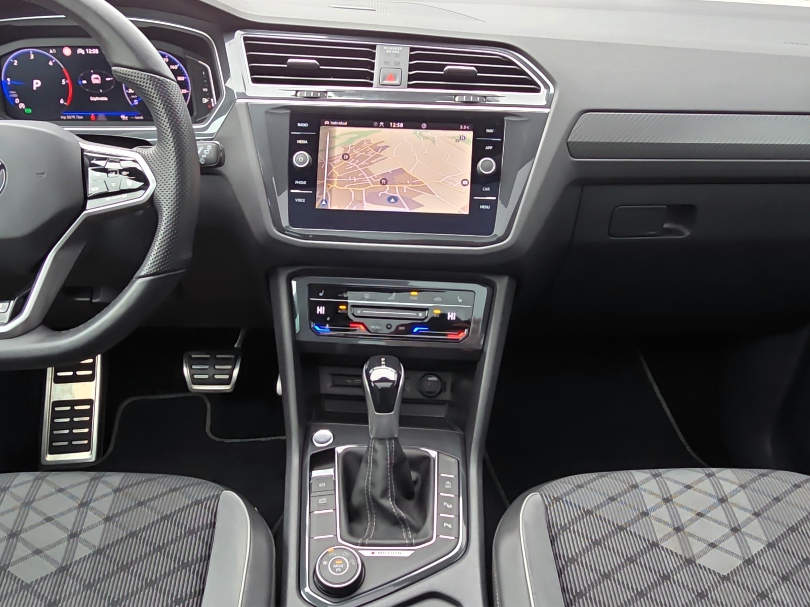 VW Tiguan 2.0 TDI SCR R-Line 4Motion DSG mit AHK-image-11