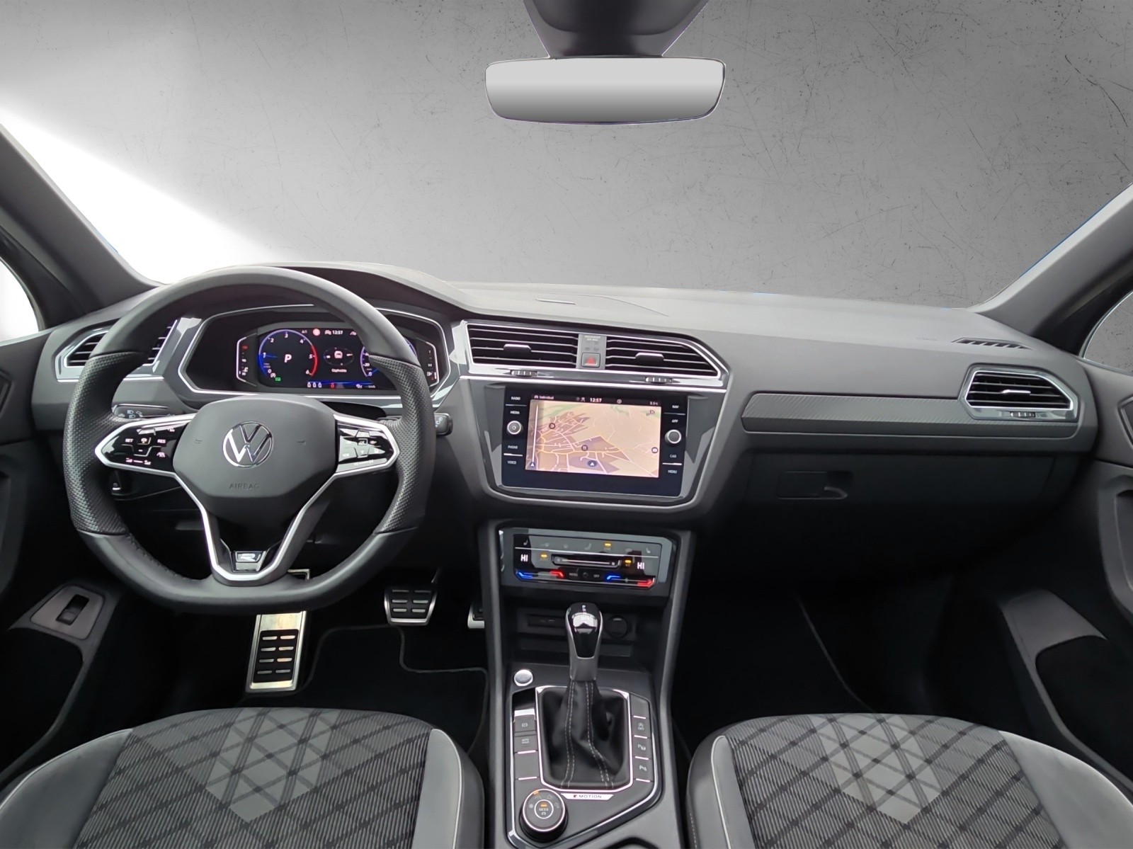VW Tiguan 2.0 TDI SCR R-Line 4Motion DSG mit AHK-image-10