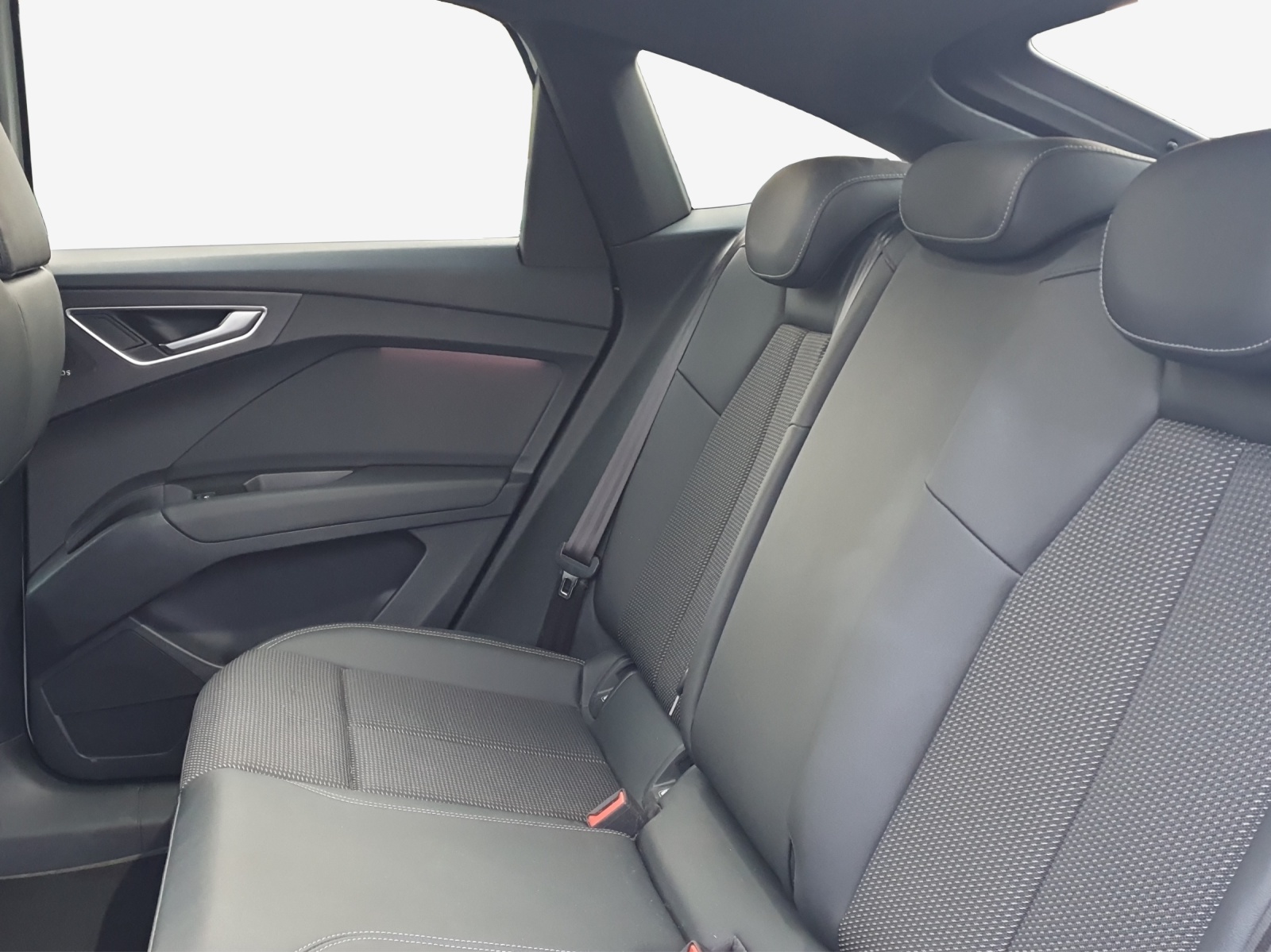 AUDI Q4 Sportback e-tron 50 quattro-image-12
