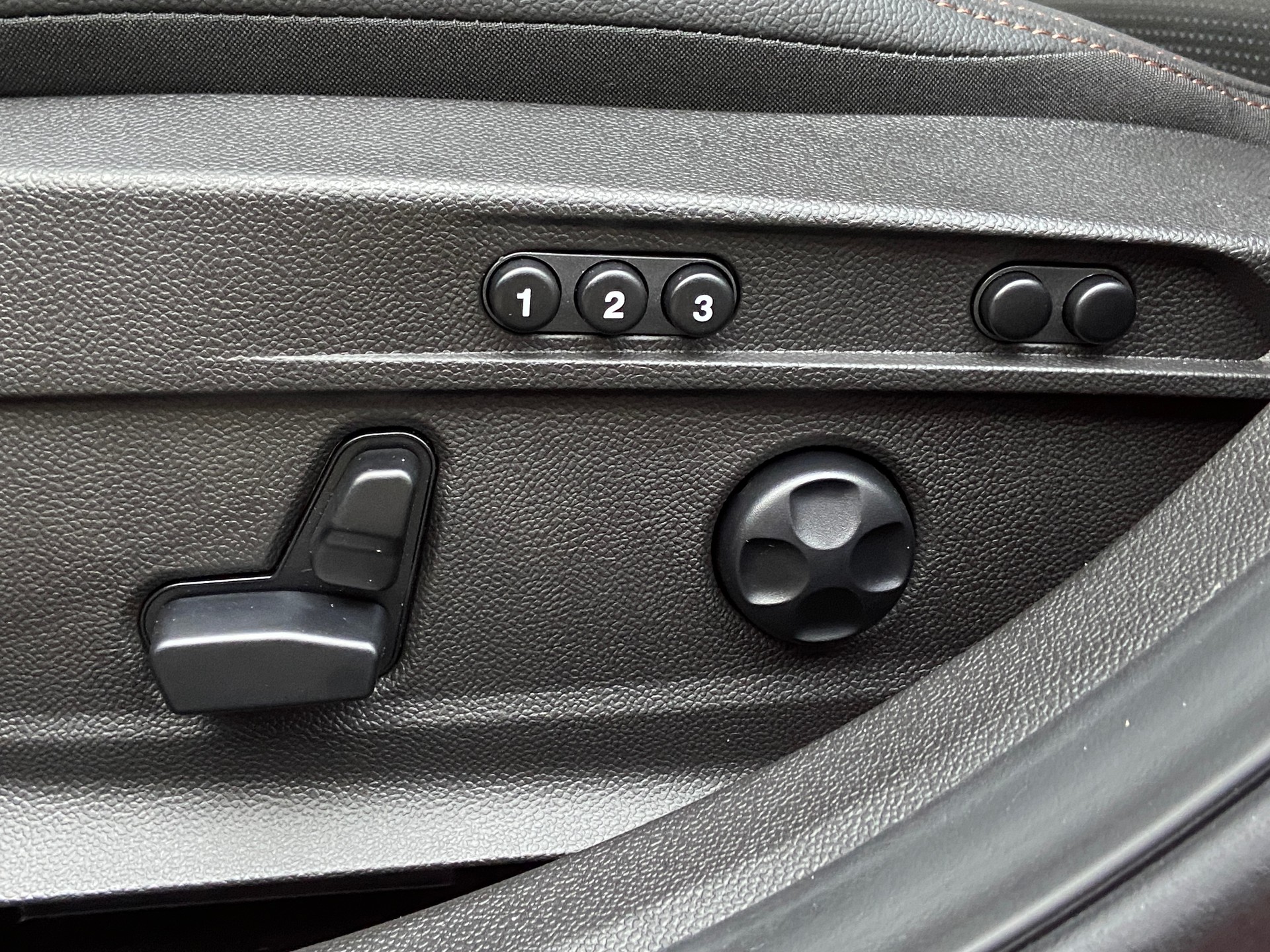 ALFA ROMEO Giulia 2.2 JTDM Intensa Sky Q4 AT8-image-15