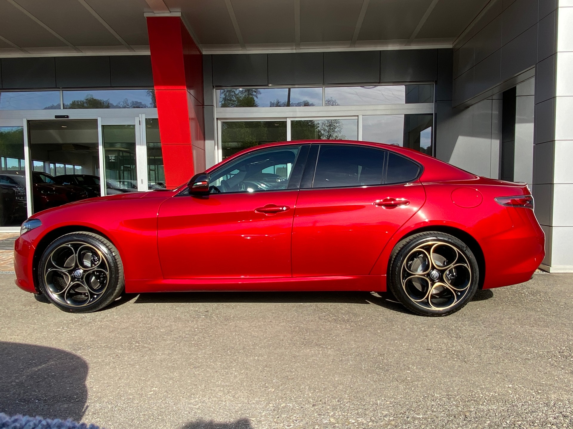 ALFA ROMEO Giulia 2.2 JTDM Intensa Sky Q4 AT8-image-18