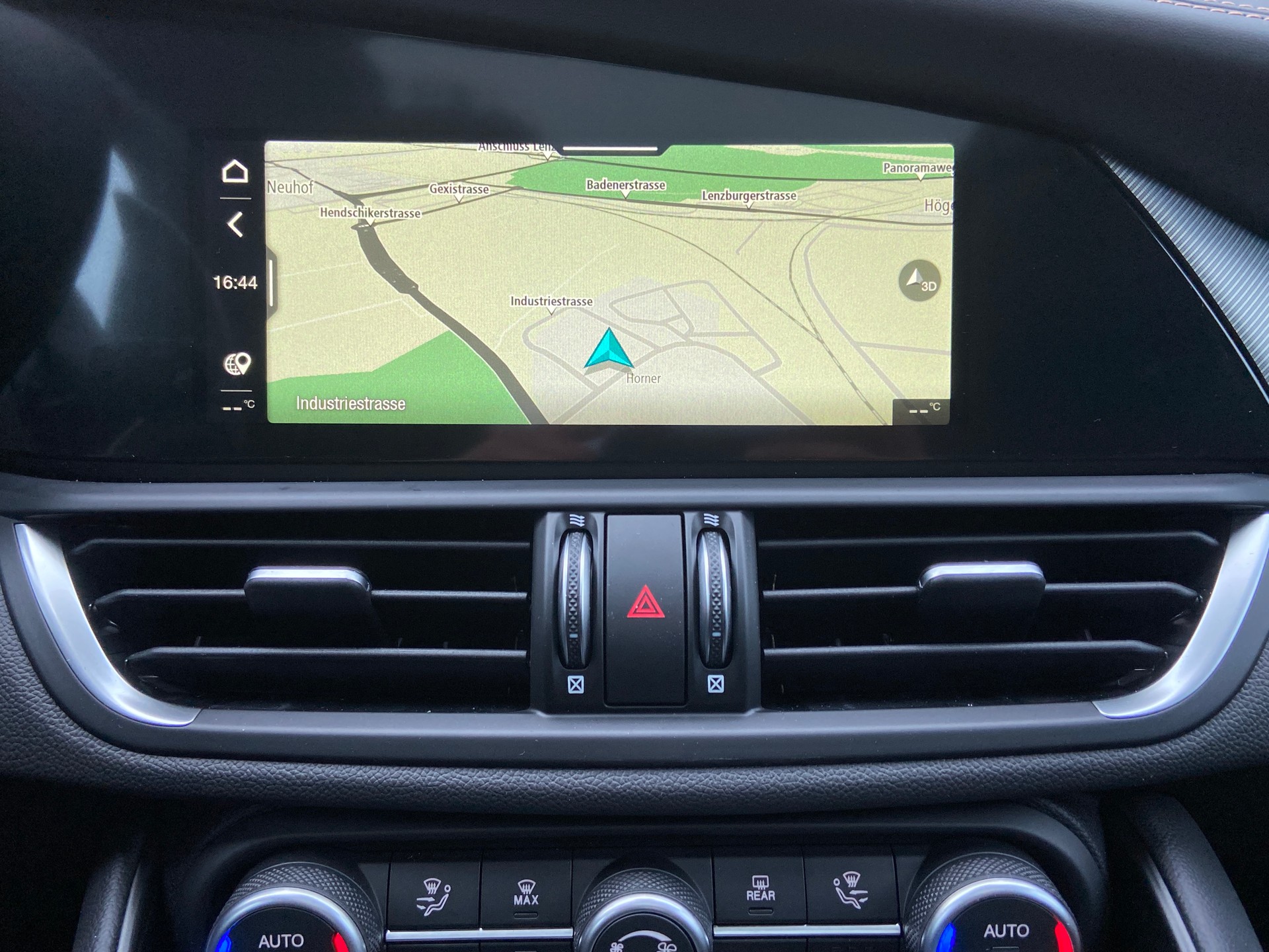 ALFA ROMEO Giulia 2.2 JTDM Intensa Sky Q4 AT8-image-12