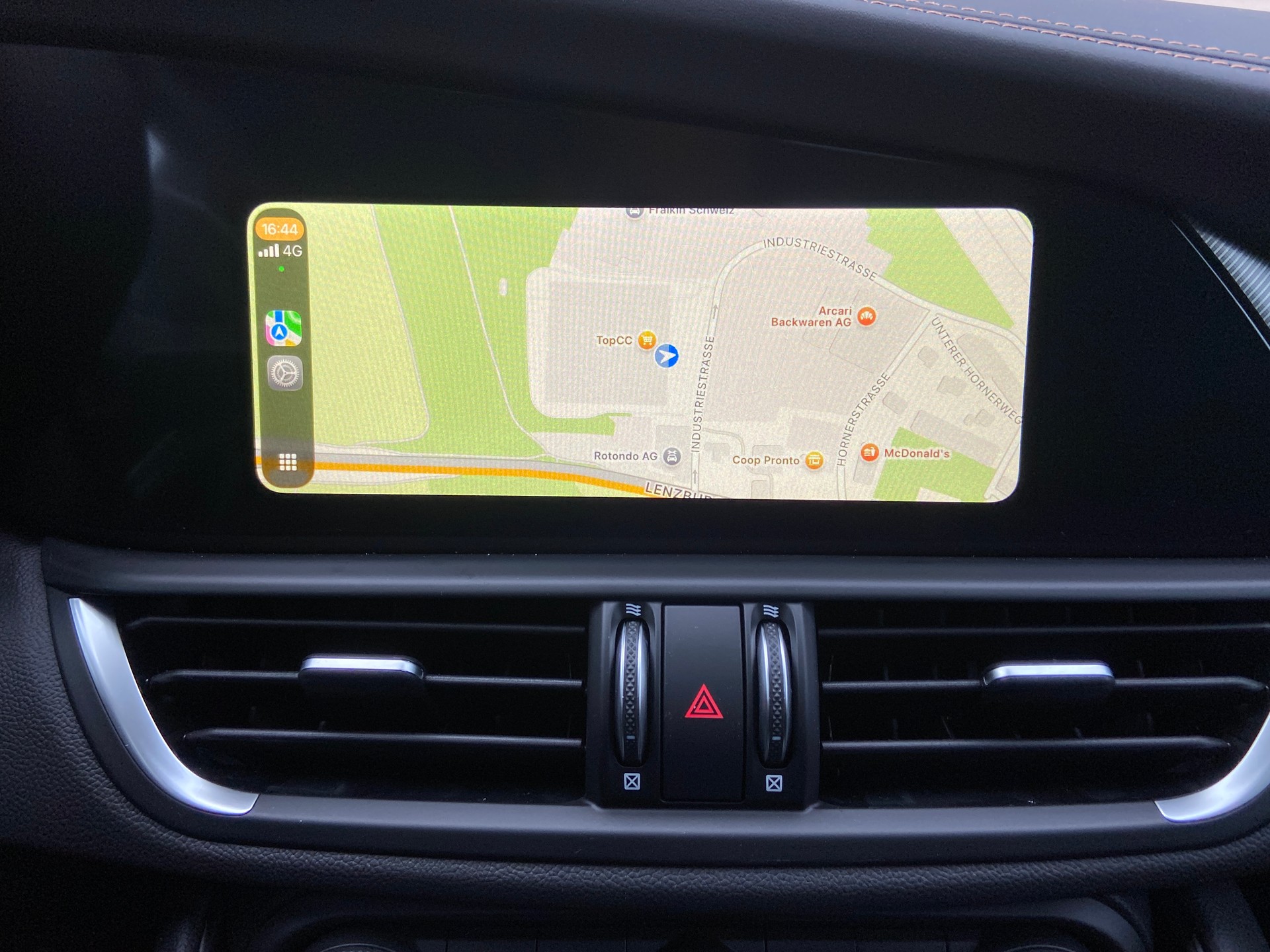 ALFA ROMEO Giulia 2.2 JTDM Intensa Sky Q4 AT8-image-11