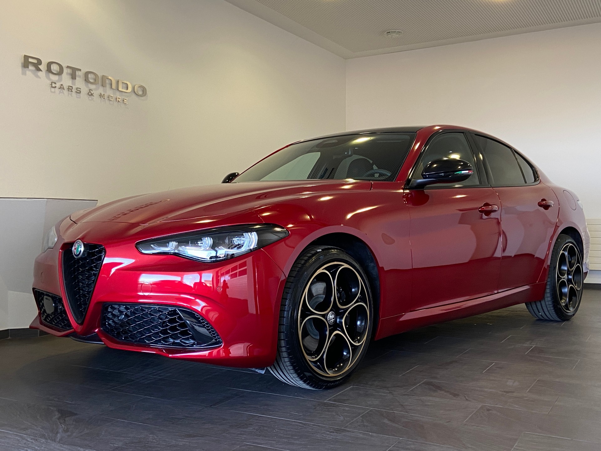 ALFA ROMEO Giulia 2.2 JTDM Intensa Sky Q4 AT8