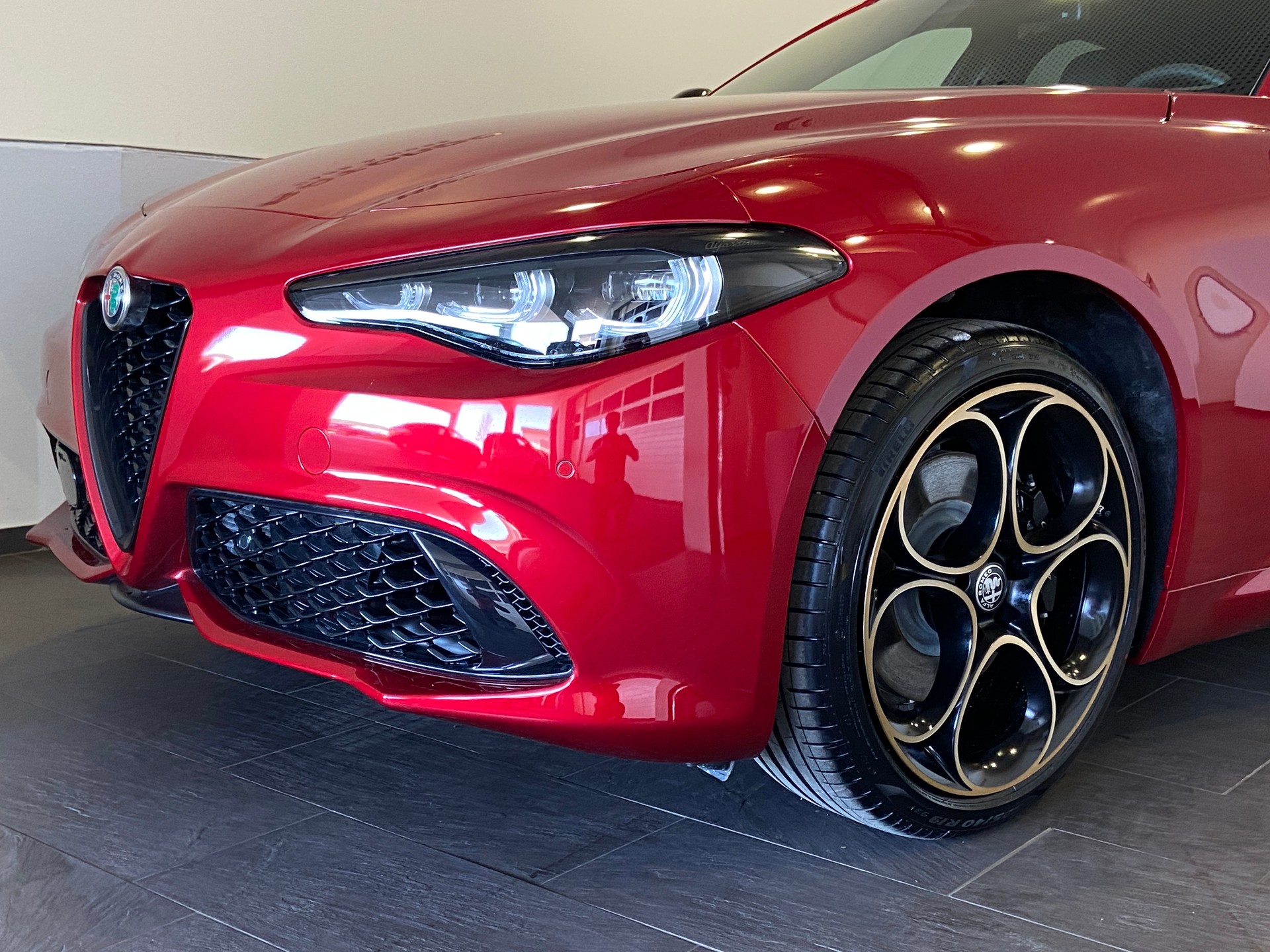 ALFA ROMEO Giulia 2.2 JTDM Intensa Sky Q4 AT8-showroom-element-2