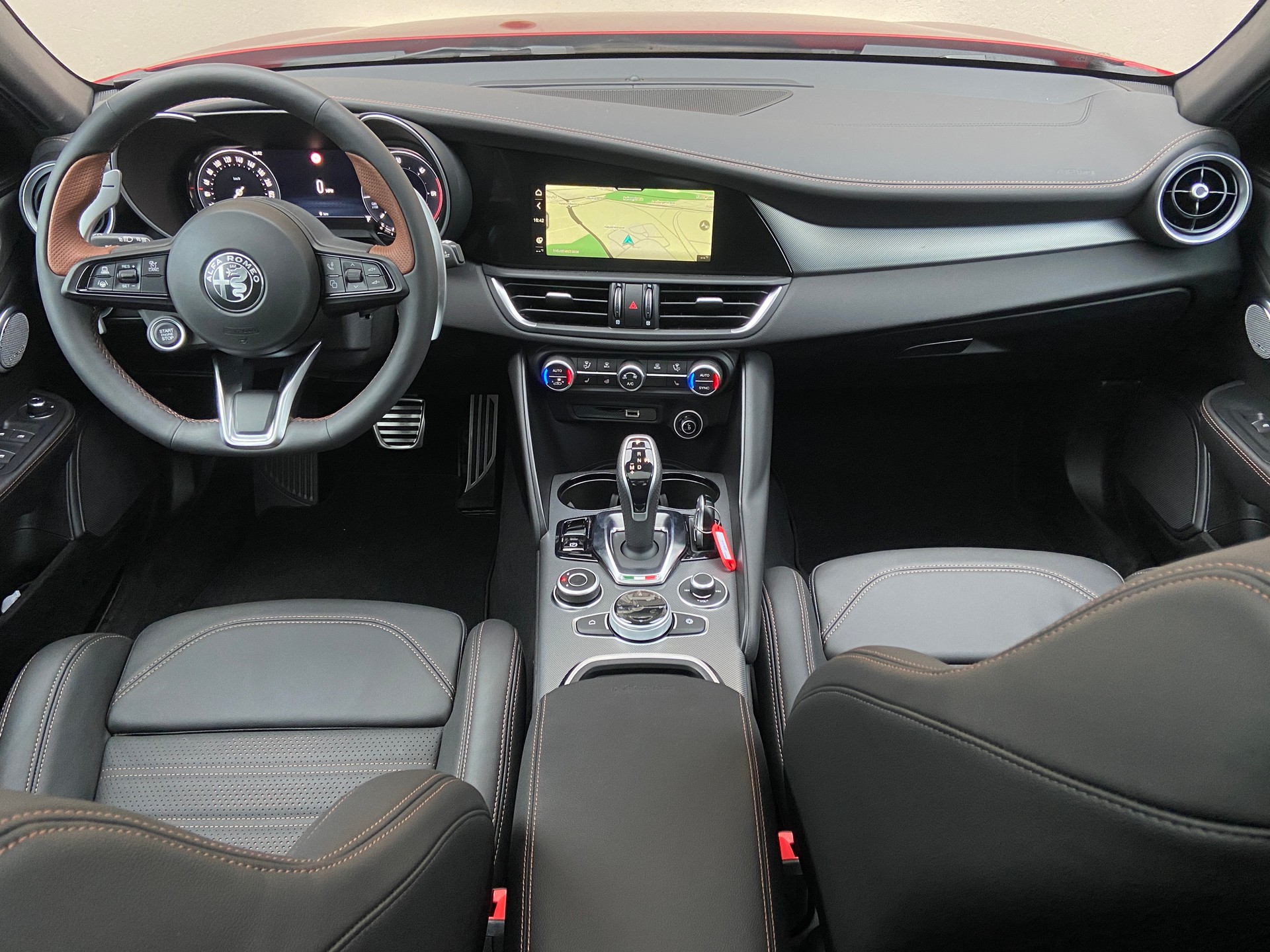 ALFA ROMEO Giulia 2.2 JTDM Intensa Sky Q4 AT8-image-5