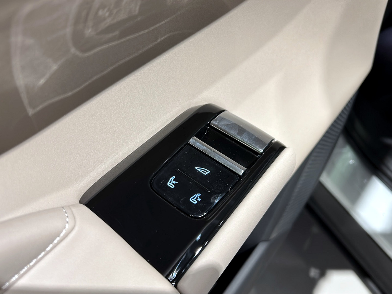 VOLVO ES90 Single 88 kWh Ultra-image-15