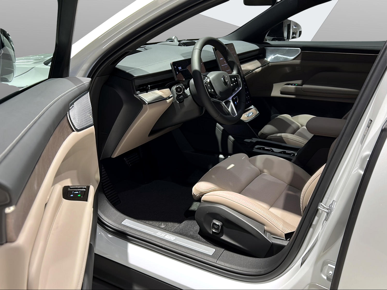 VOLVO ES90 Single 88 kWh Ultra-image-7