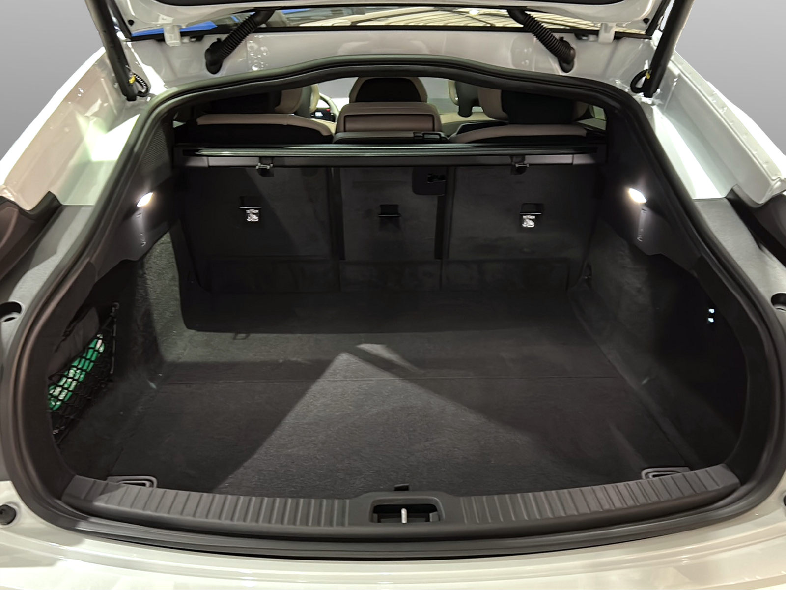 VOLVO ES90 Single 88 kWh Ultra-image-16