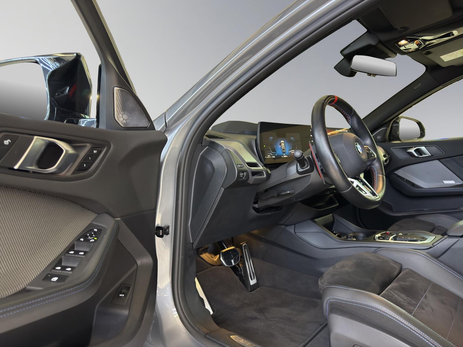 BMW M135i xDrive M-SportPaket Pro-image-13