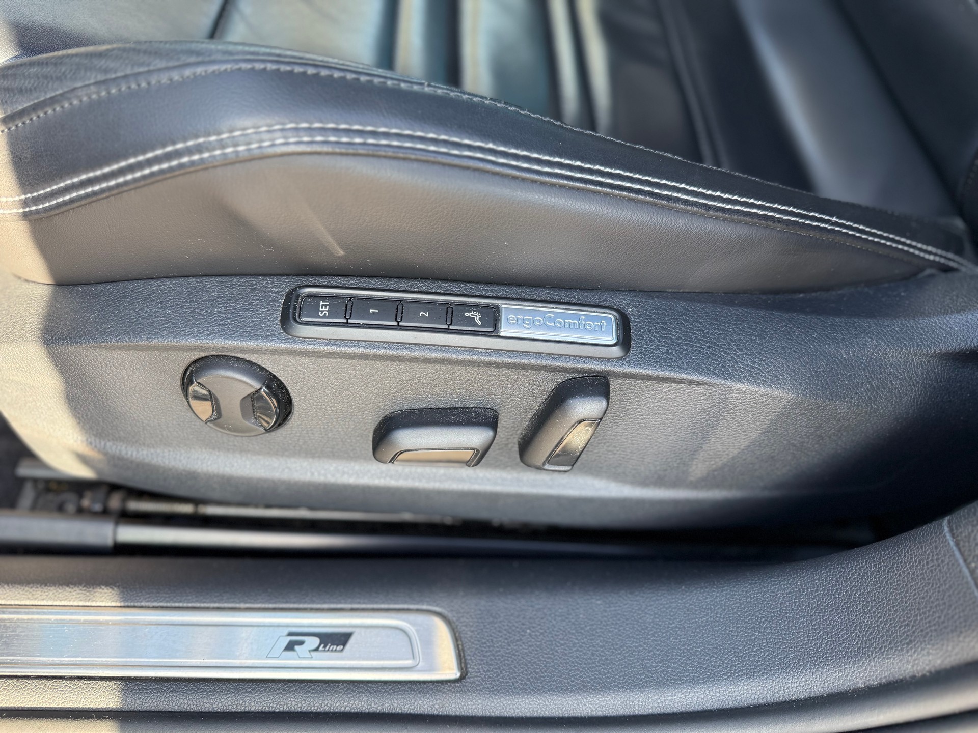 VW Passat Variant 2.0 TSI BMT Highline 4Motion DSG-image-16