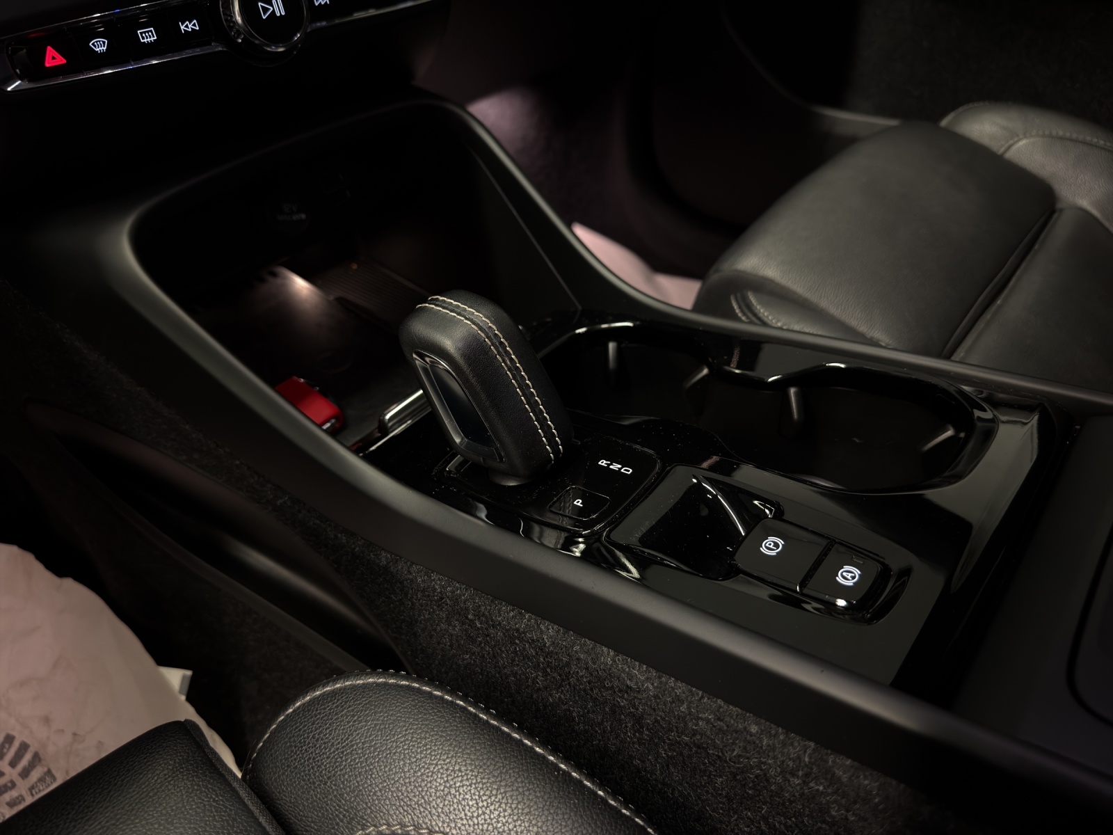 VOLVO XC40 T5 AWD R-Design Geartronic-image-11