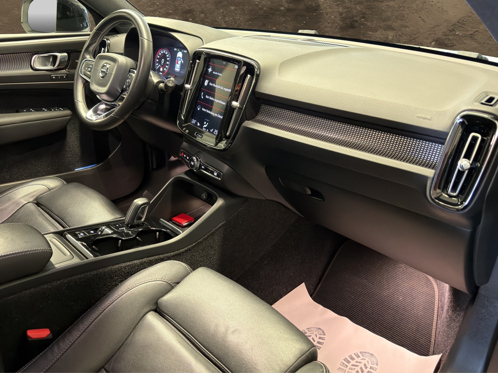 VOLVO XC40 T5 AWD R-Design Geartronic-image-12