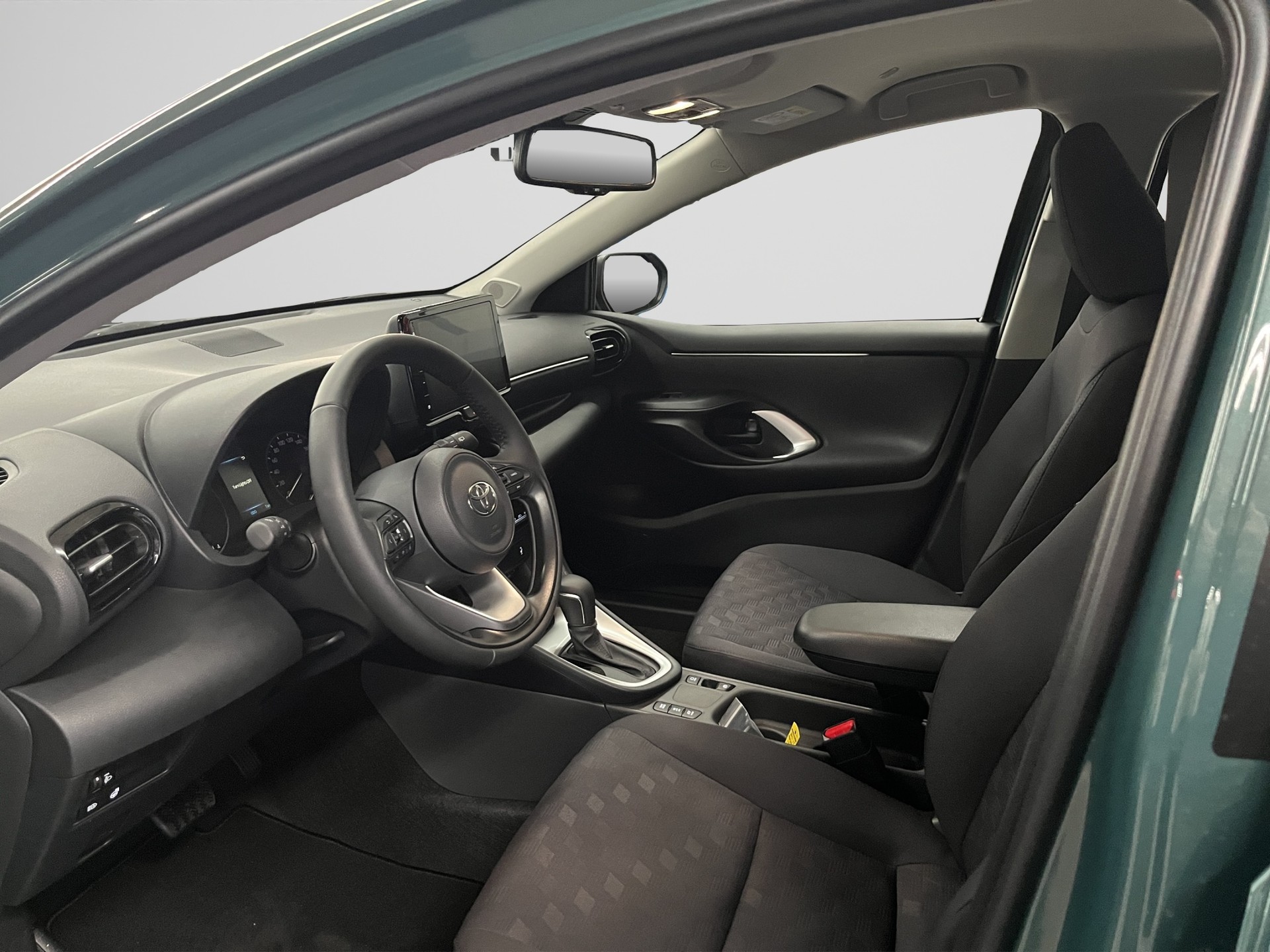 TOYOTA YARIS 1.5 VVT-i HSD Comfort-image-7