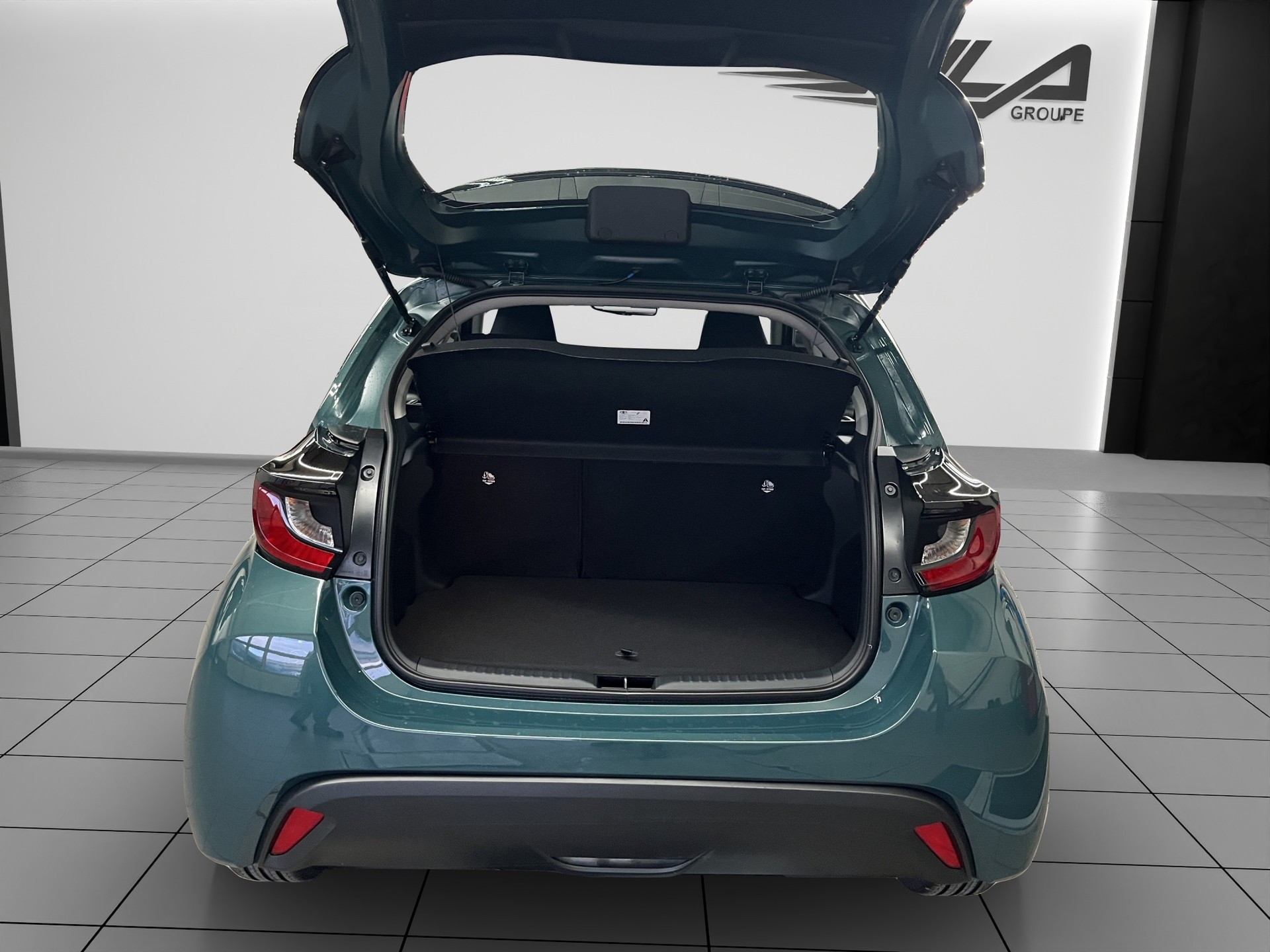 TOYOTA YARIS 1.5 VVT-i HSD Comfort-image-13