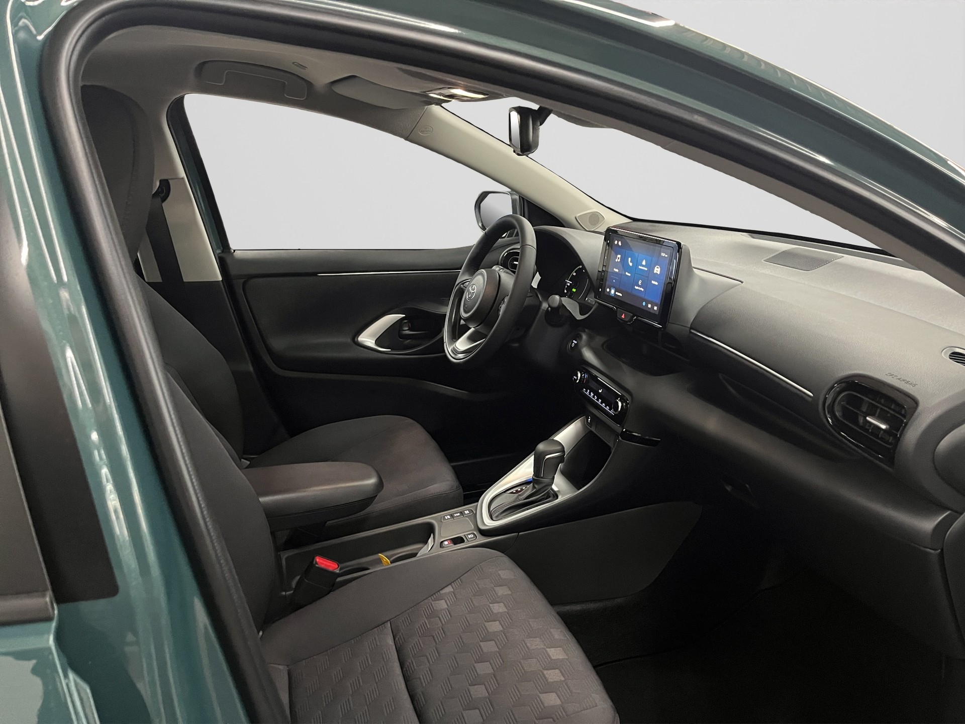 TOYOTA YARIS 1.5 VVT-i HSD Comfort-image-11
