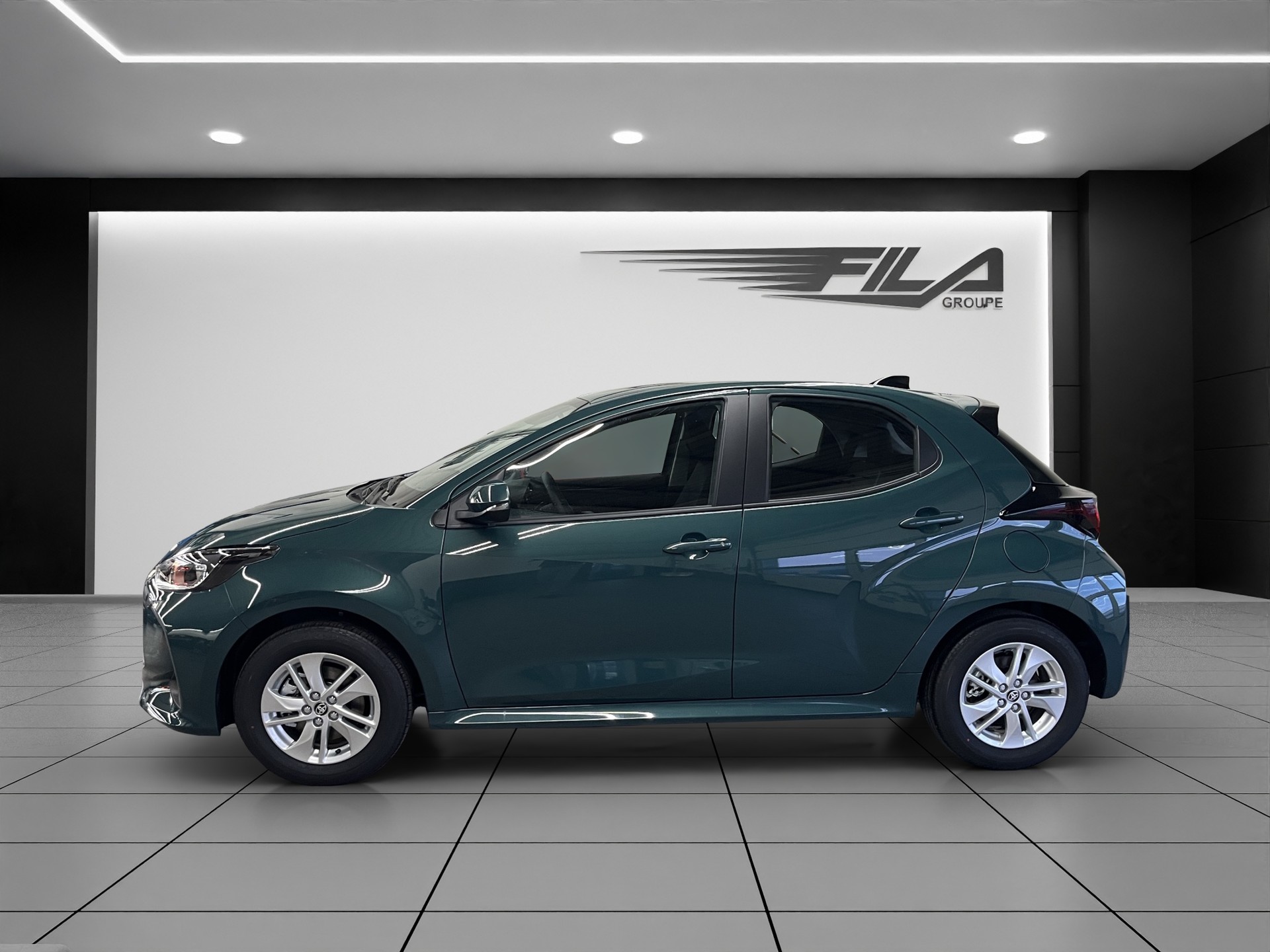 TOYOTA YARIS 1.5 VVT-i HSD Comfort-image-3