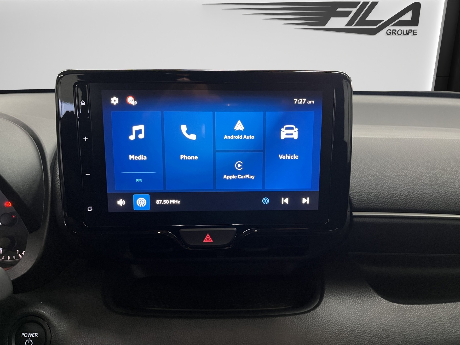 TOYOTA YARIS 1.5 VVT-i HSD Comfort-image-10