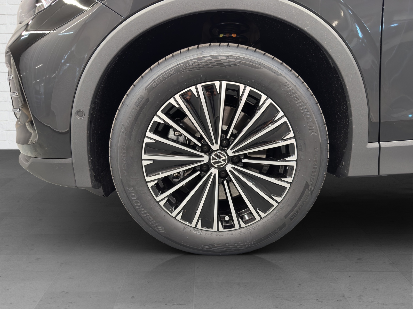 VW Tiguan 2.0 TDI SCR Elegance DSG 4motion-image-5