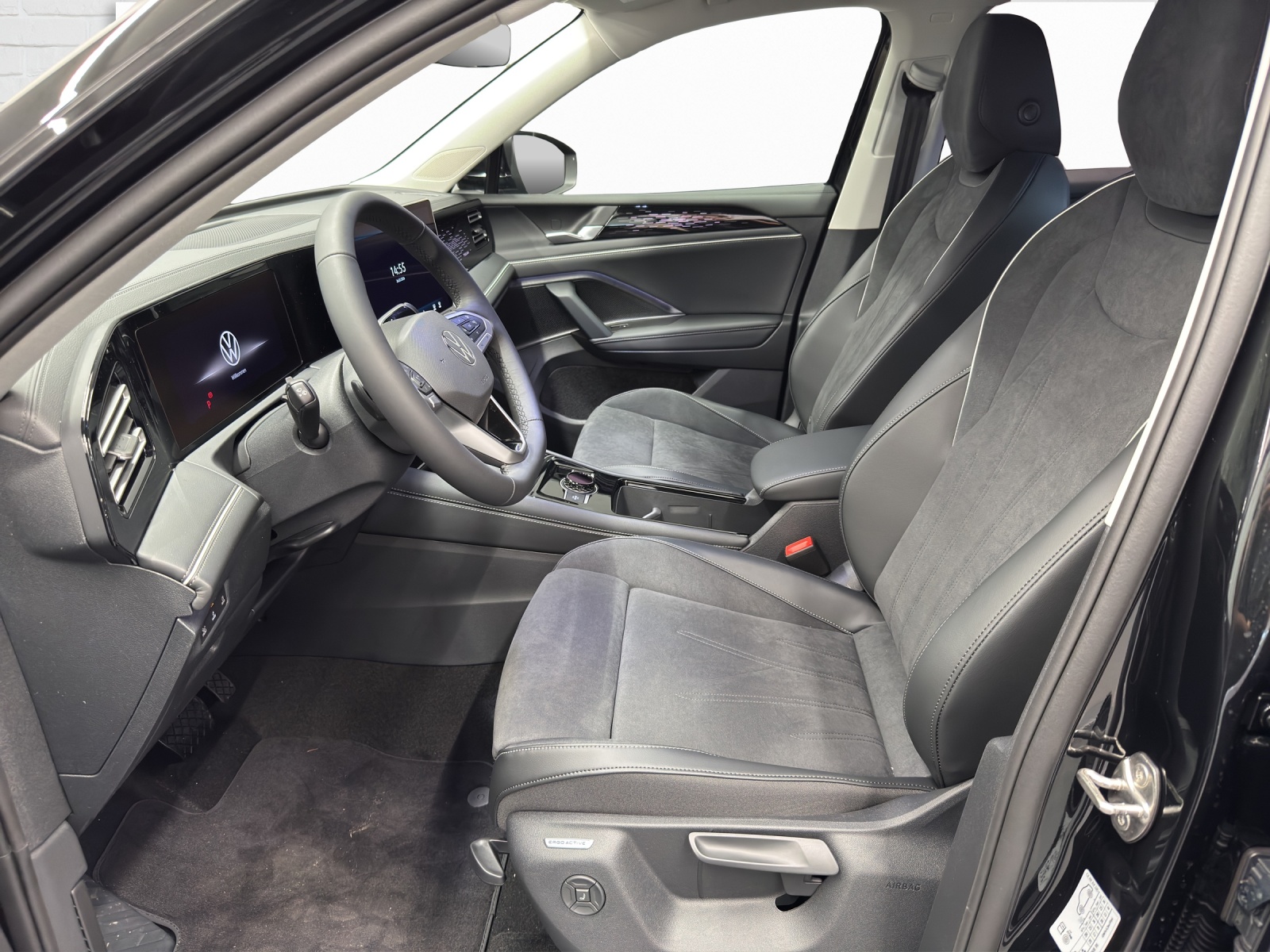 VW Tiguan 2.0 TDI SCR Elegance DSG 4motion-image-6