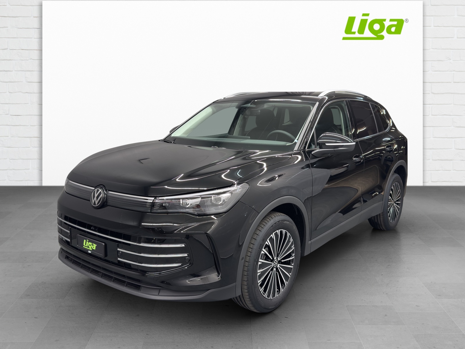 VW Tiguan 2.0 TDI SCR Elegance DSG 4motion-image-1
