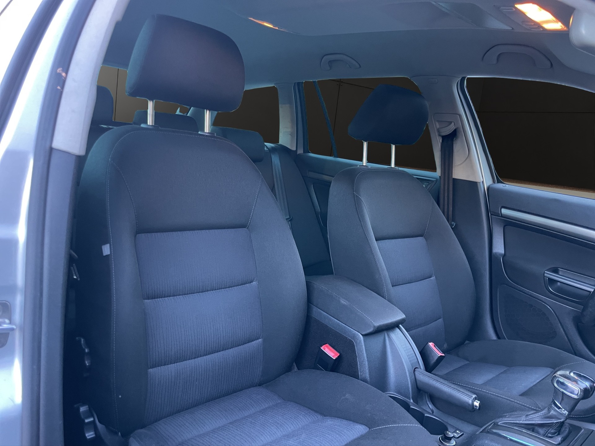 SKODA Octavia 2.0 FSI Elegance Tiptronic-image-12