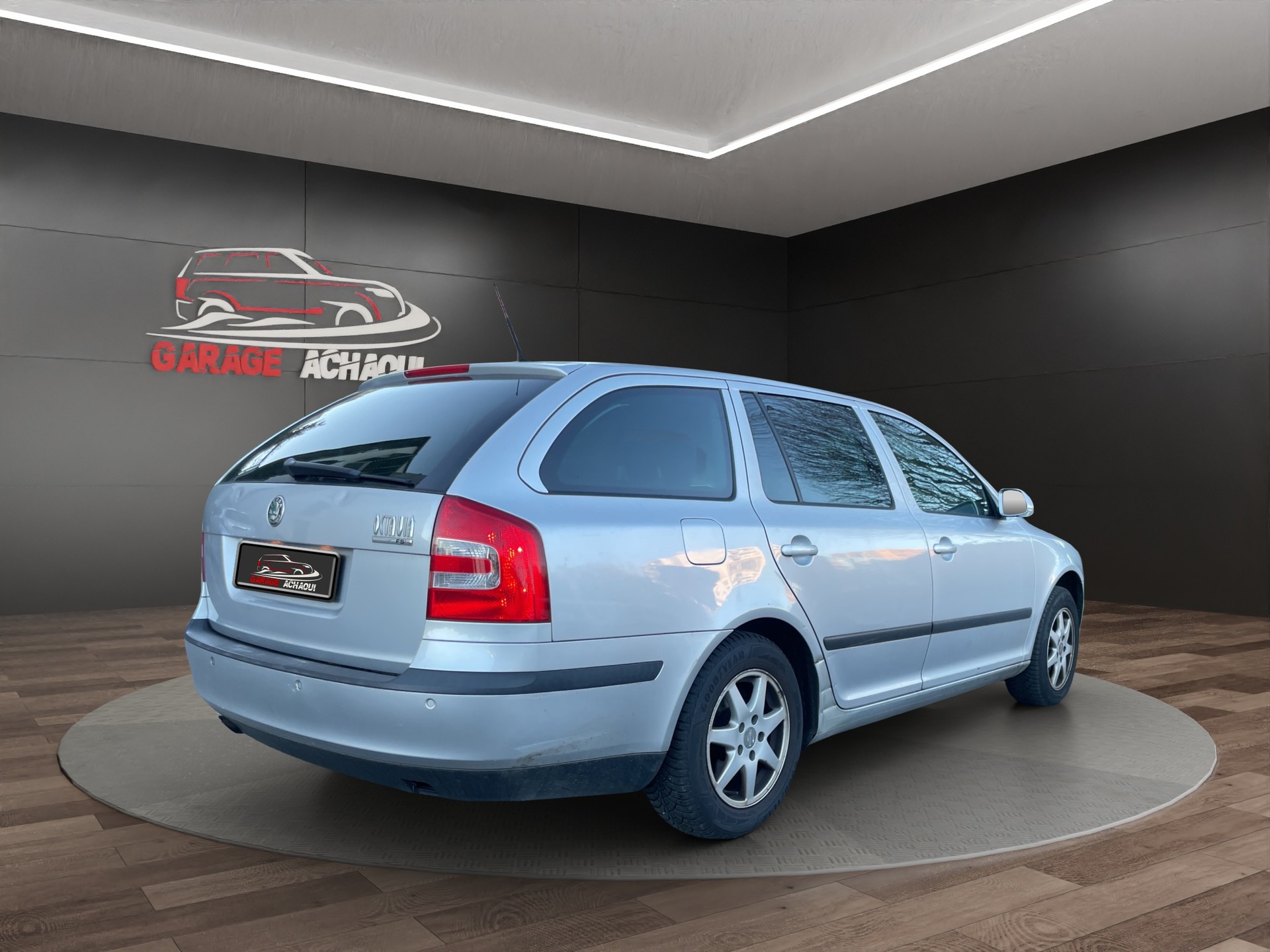 SKODA Octavia 2.0 FSI Elegance Tiptronic-image-5